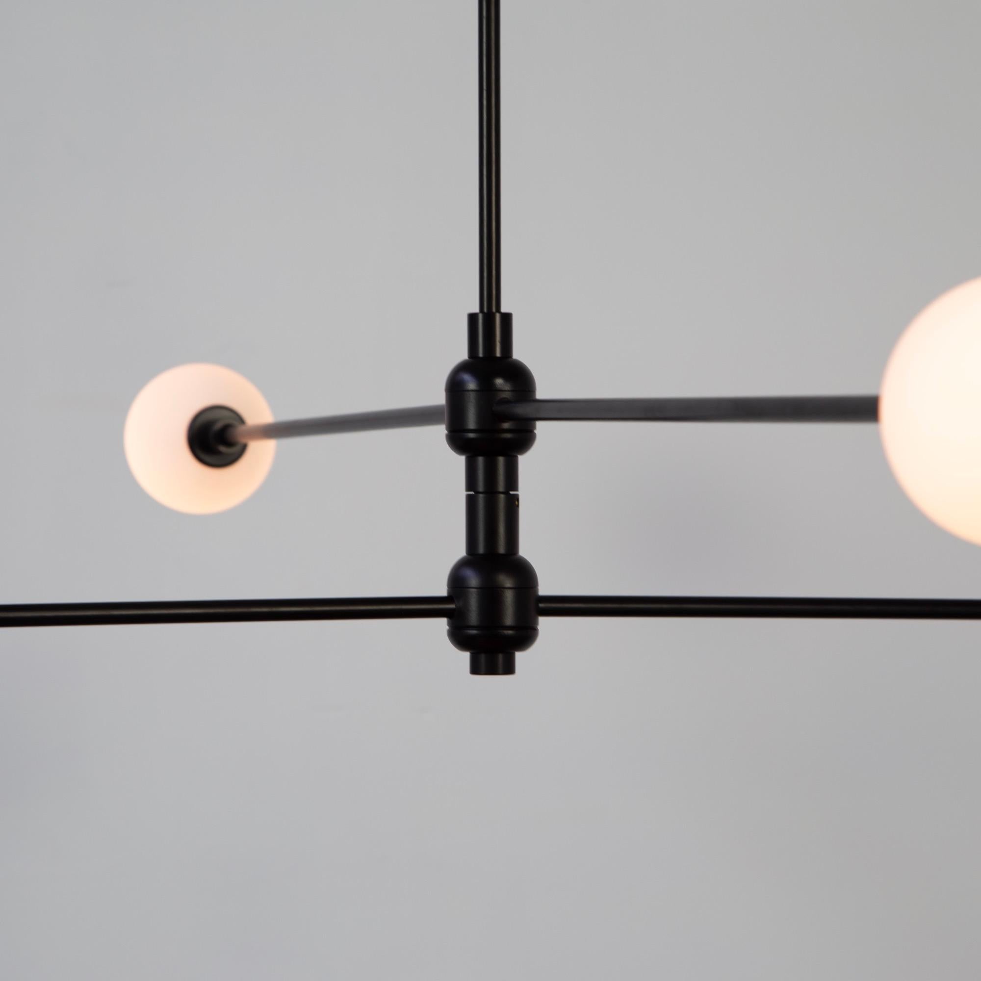 XXI secolo e contemporaneo Lampadario a due piani, prototipo, piccoli globi di vetro, nero, realizzato su ordinazione in vendita