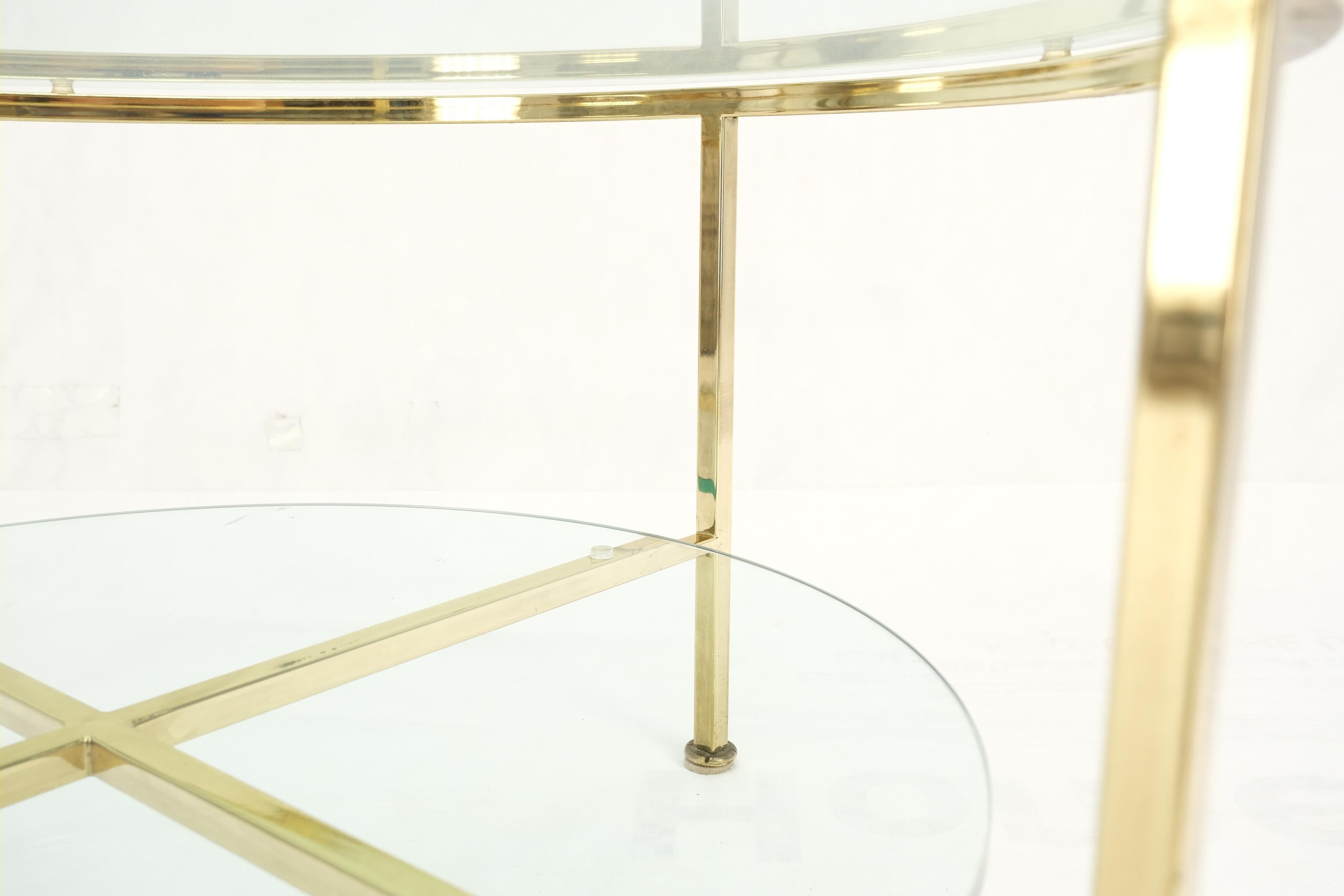 Two Tier Cross Shape Brass Base Round Occasional Coffee Side End Table Stand In Good Condition For Sale In Rockaway, NJ