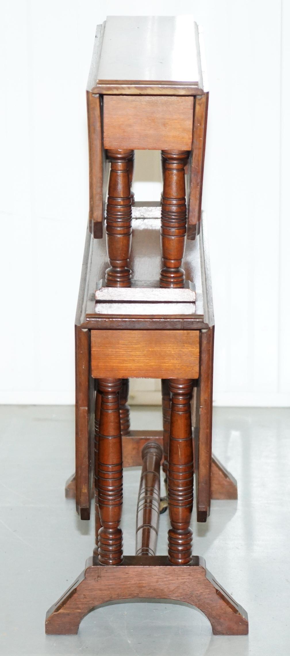 We delighted to offer for sale this rather rare late Victorian mahogany English Dumb waiter folding side table with original porcelain castors 

A useful and decorative piece, ideally used as an occasional table for serving cakes and snacks

Its