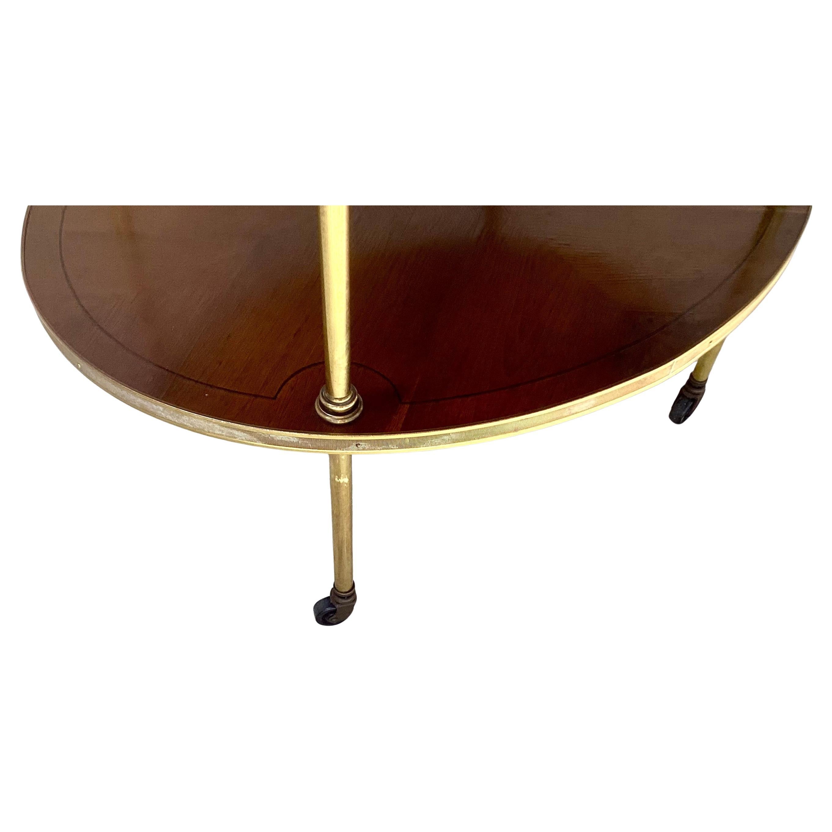 20ième siècle Table d'appoint à deux niveaux en acajou et laiton Hollywood Regency en vente