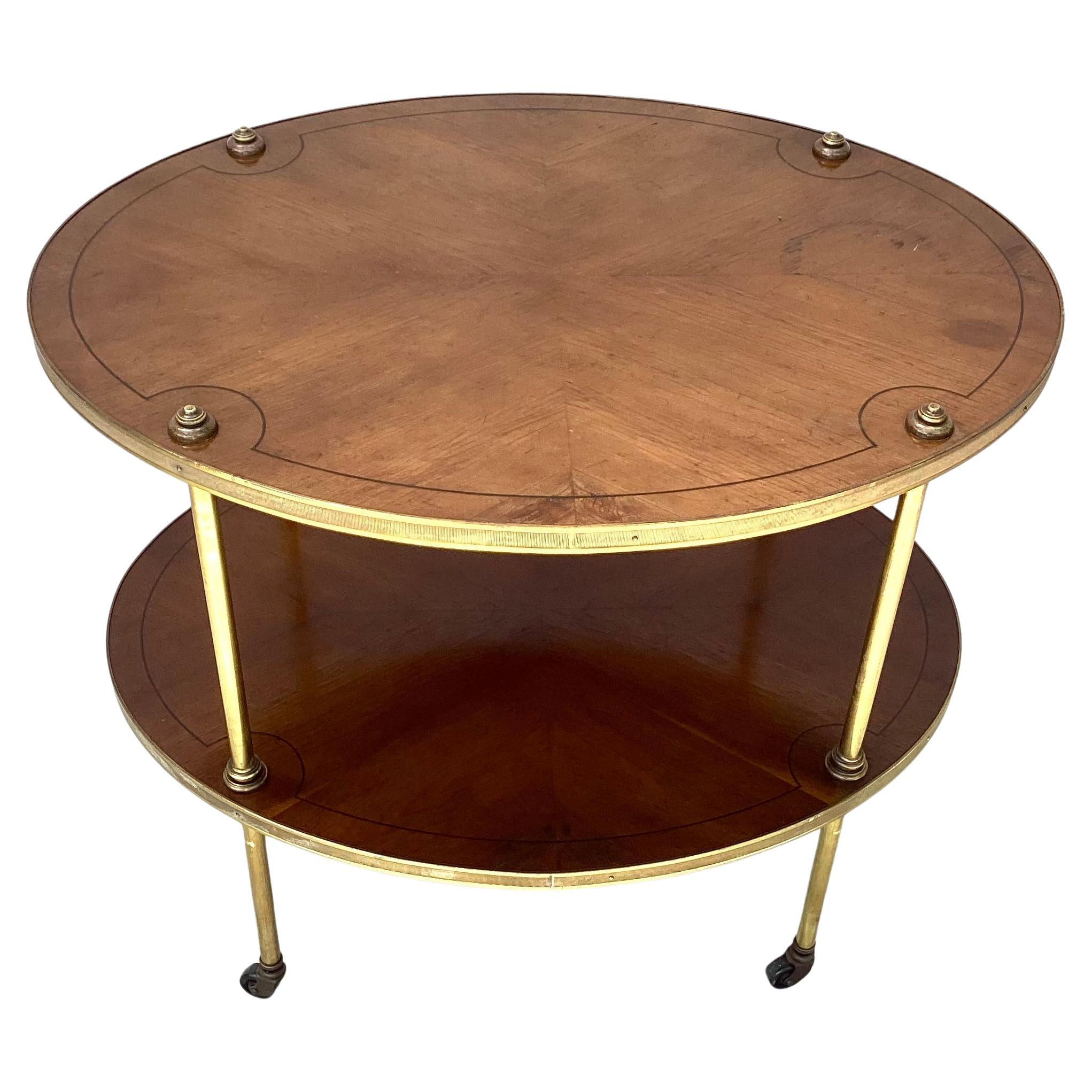Table d'appoint à deux niveaux en acajou et laiton Hollywood Regency en vente 1