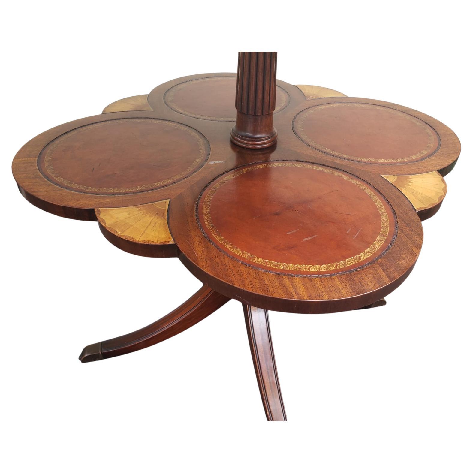 Montaplatos de dos pisos de caoba y nogal con incrustaciones de madera satinada y tapa de cuero en Bueno estado para la venta en Germantown, MD