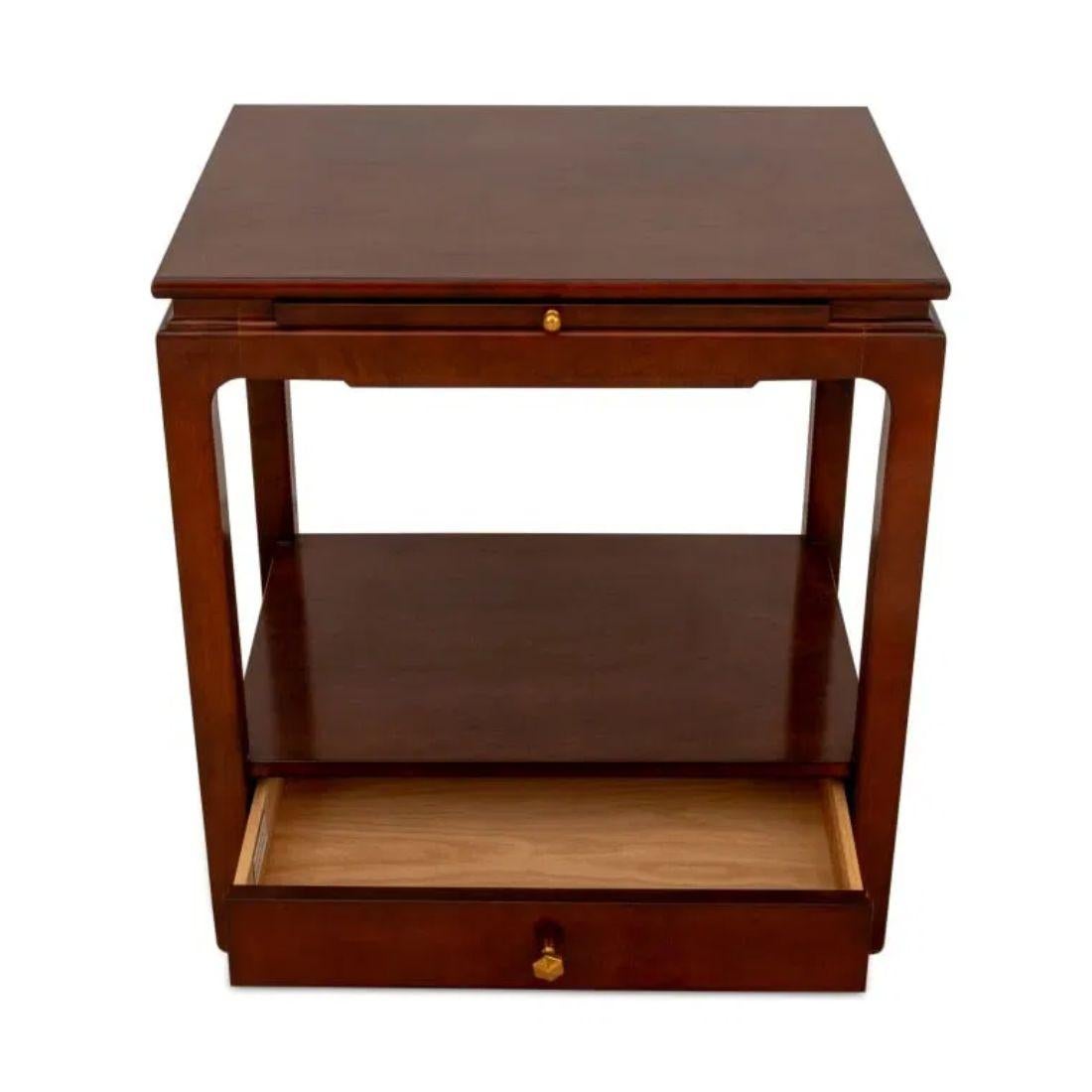 Zweistöckiger Mahagoni-Beistelltisch mit Schublade im Angebot 1
