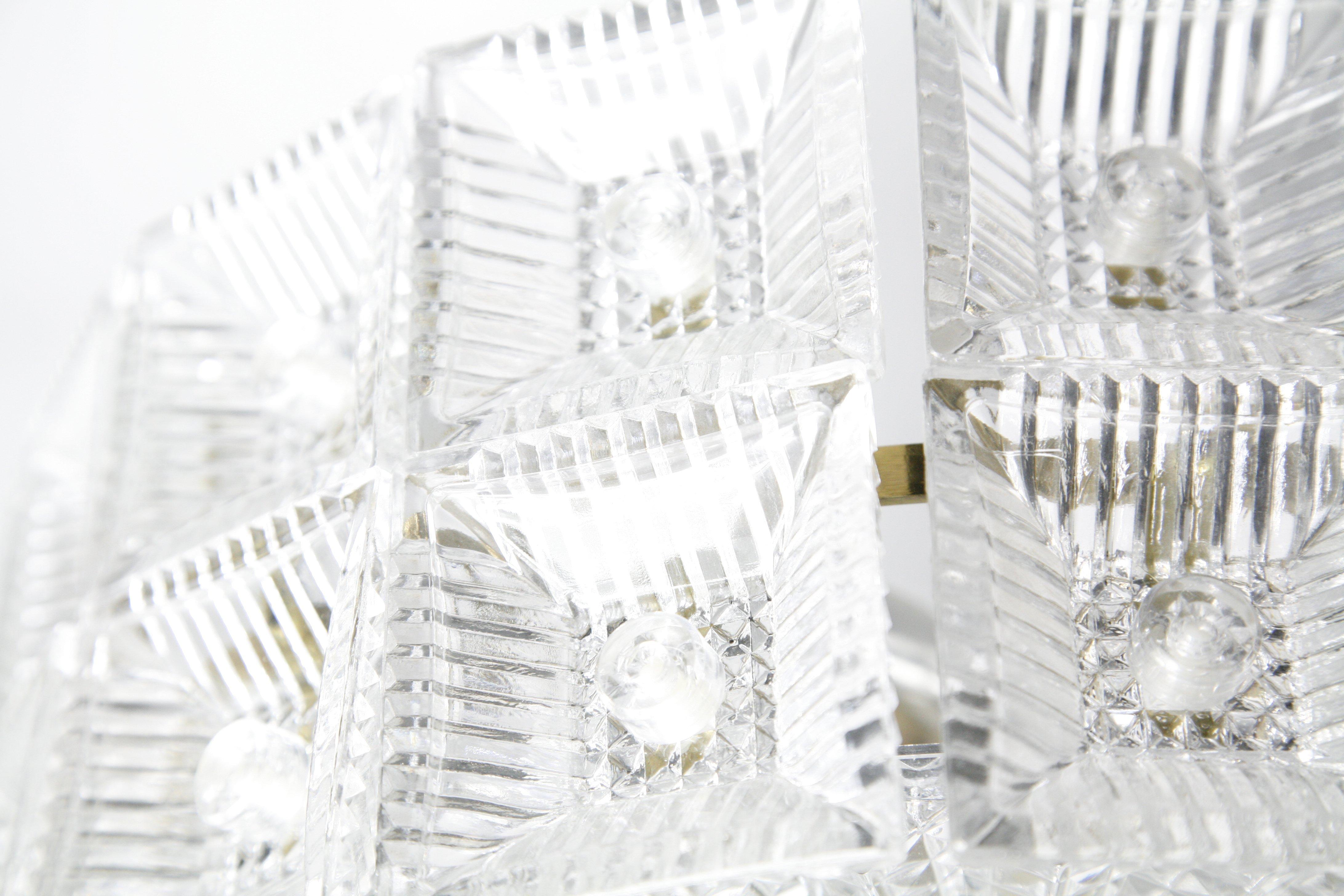 Spazzolato Lampadario a due piani in cristallo Orrefors Disegnato da Carl Fagerlund, 1970, Svezia in vendita