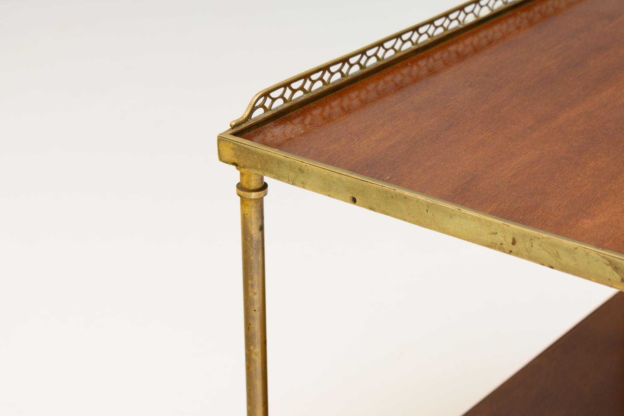 Début du 20ème siècle Table d'appoint à deux niveaux en vente