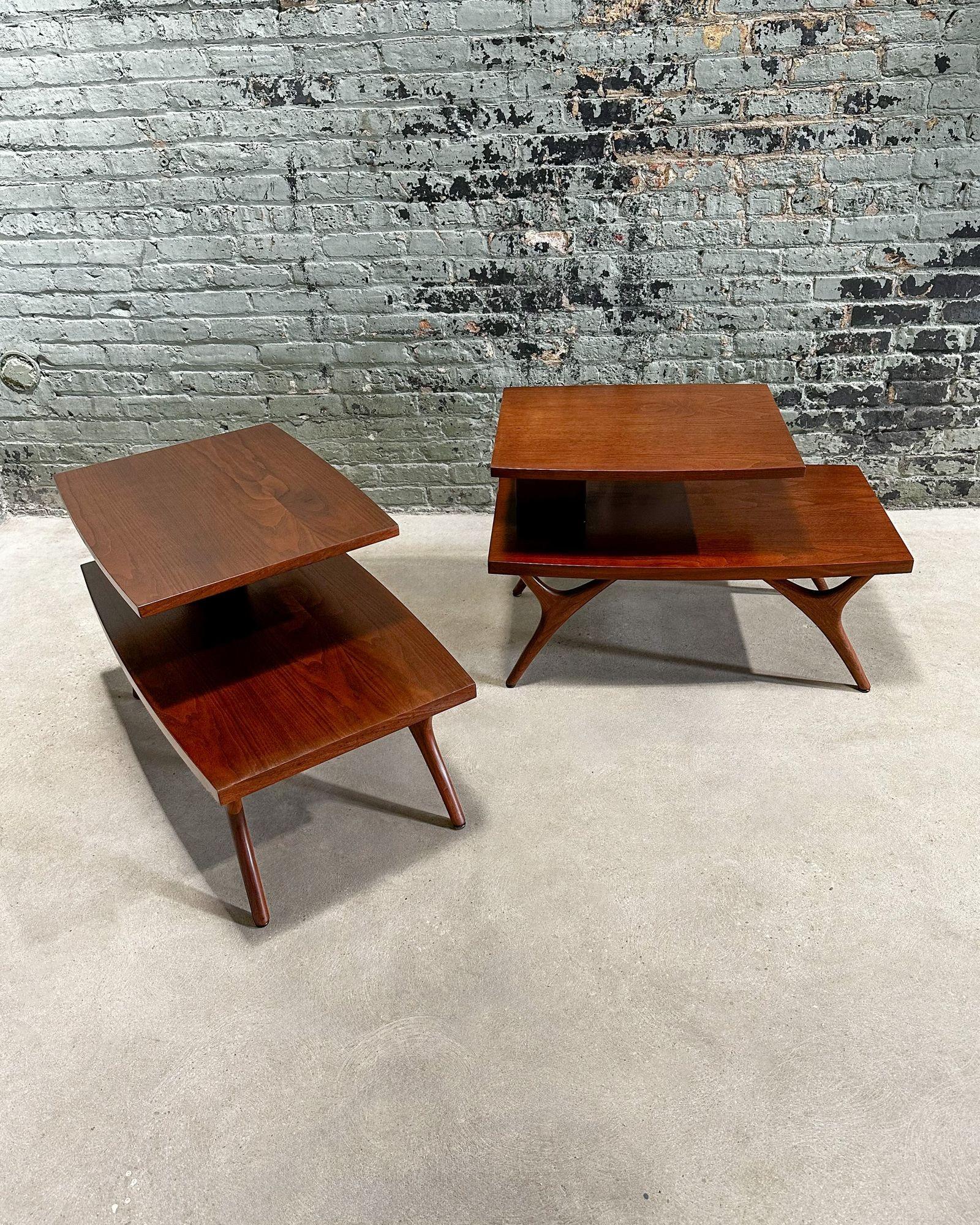 Two Tier Vladimir Kagan Style End/Side Tables, 1960 In Excellent Condition For Sale In Chicago, IL
