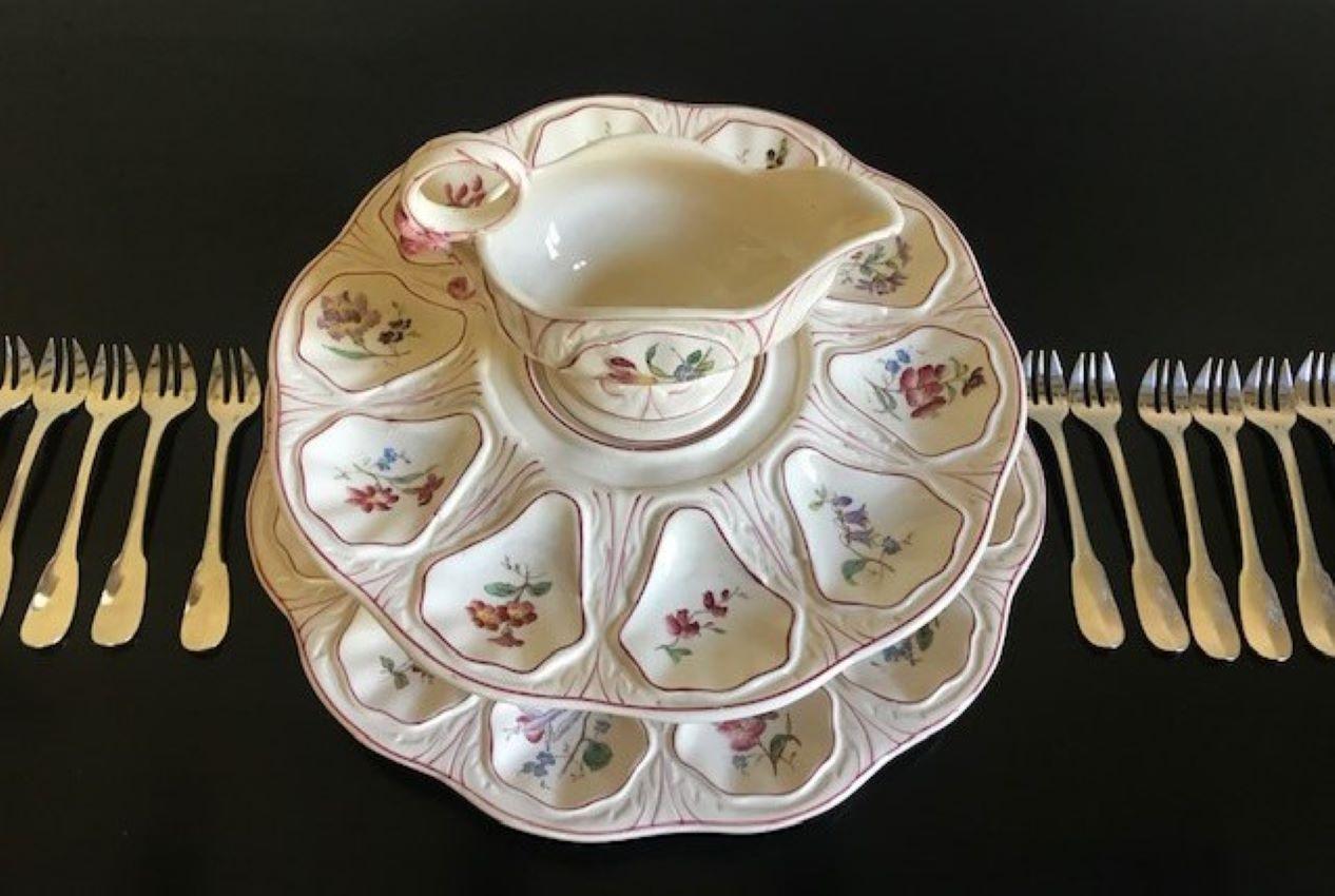 French Provincial Two Tiered French Faience Longchamp Oyster Service with Sauce Boat, Circa 1900
