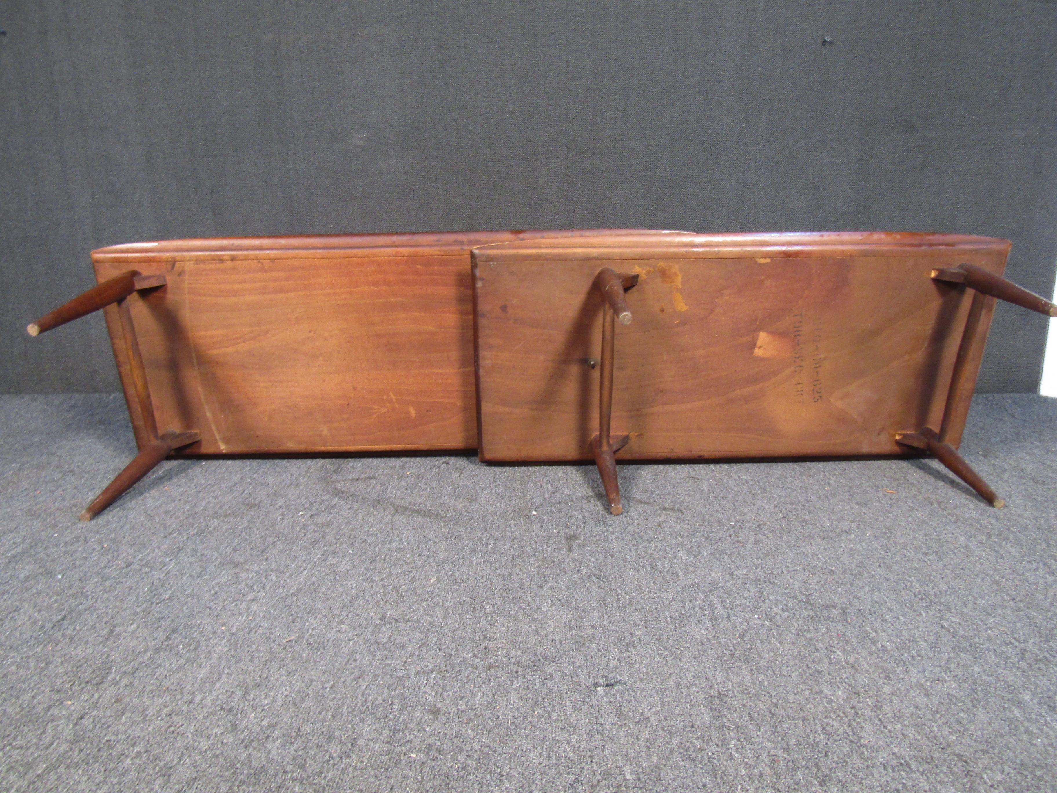 Two-Tiered Mid-Century Coffee Table For Sale 2