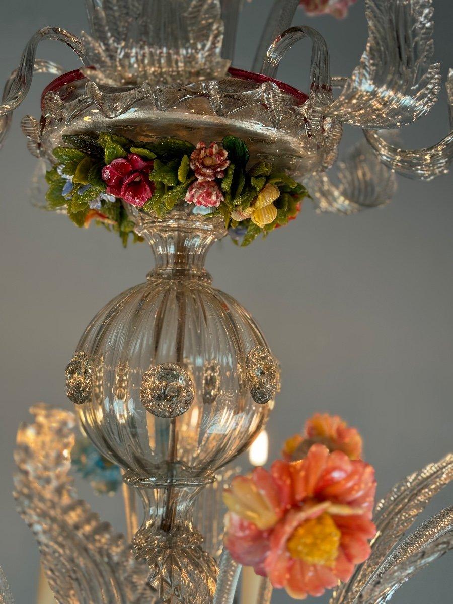 Luigi XV Lampadario a due livelli in vetro di Murano multicolore con fiori e foglie in vendita