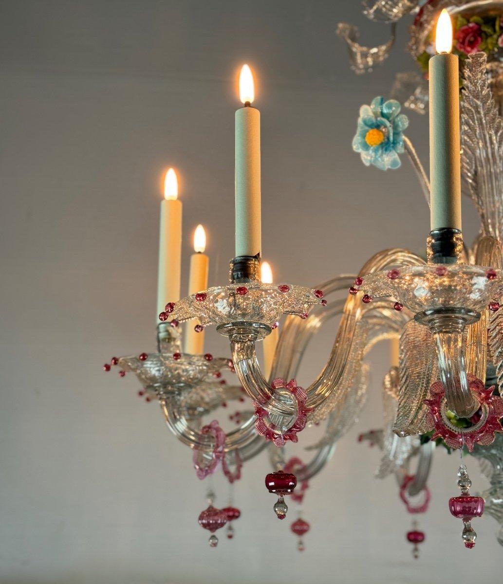 Lampadario a due livelli in vetro di Murano multicolore con fiori e foglie in vendita 2