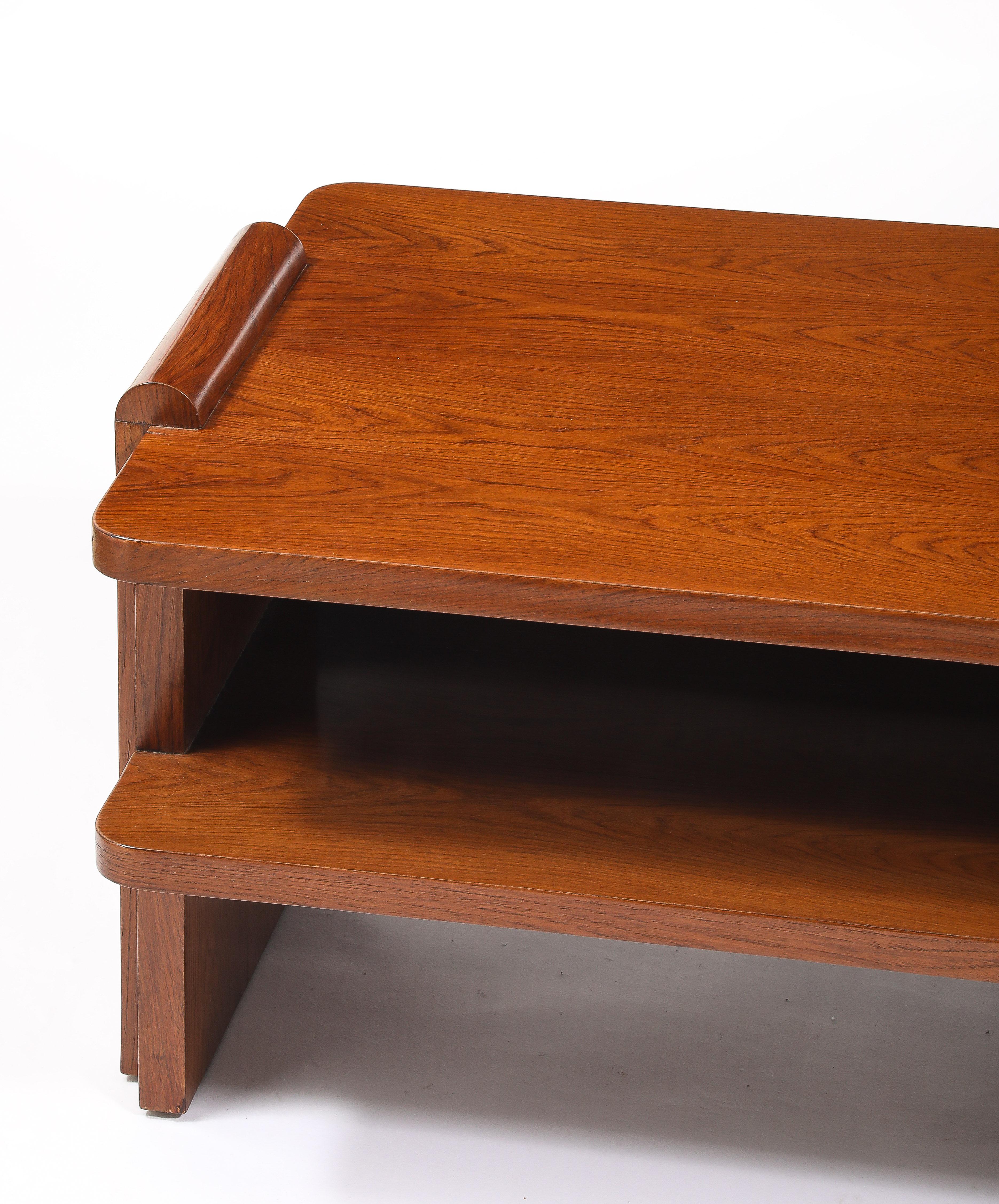 Français Table basse à deux niveaux en Oak Art Deco, France 1940's en vente
