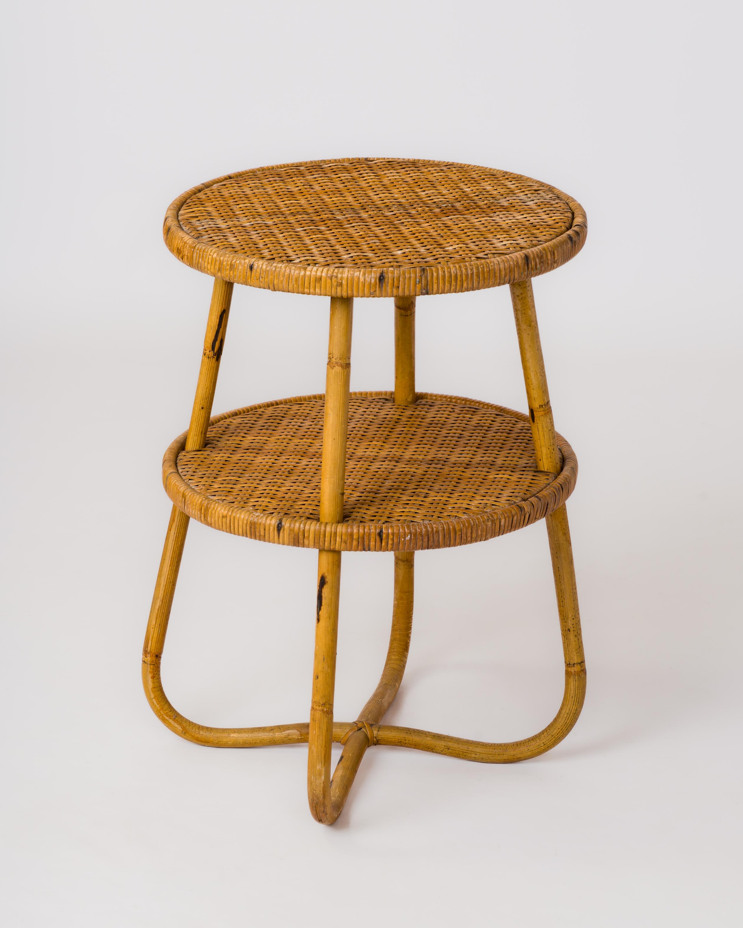 Metà XX secolo Gueridon in rattan a due livelli w. Gambe incrociate - Francia anni '60 in vendita