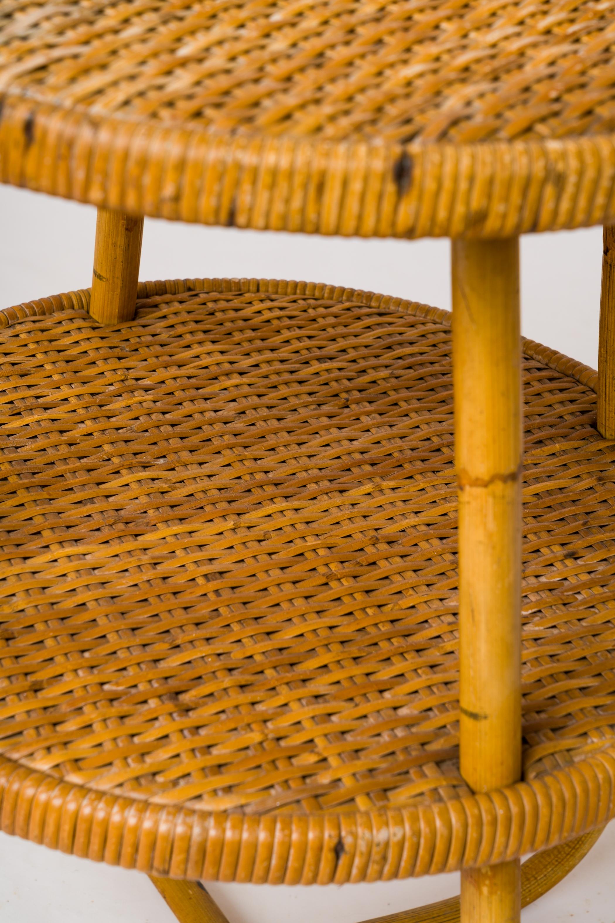 Gueridon in rattan a due livelli w. Gambe incrociate - Francia anni '60 in vendita 4