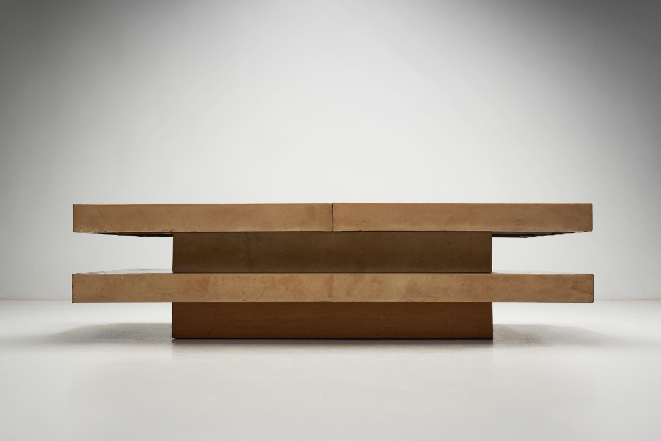 Two-Tiered Sliding Coffee Table with Hidden Bar by Aldo Tura, Italy 1970s For Sale 10