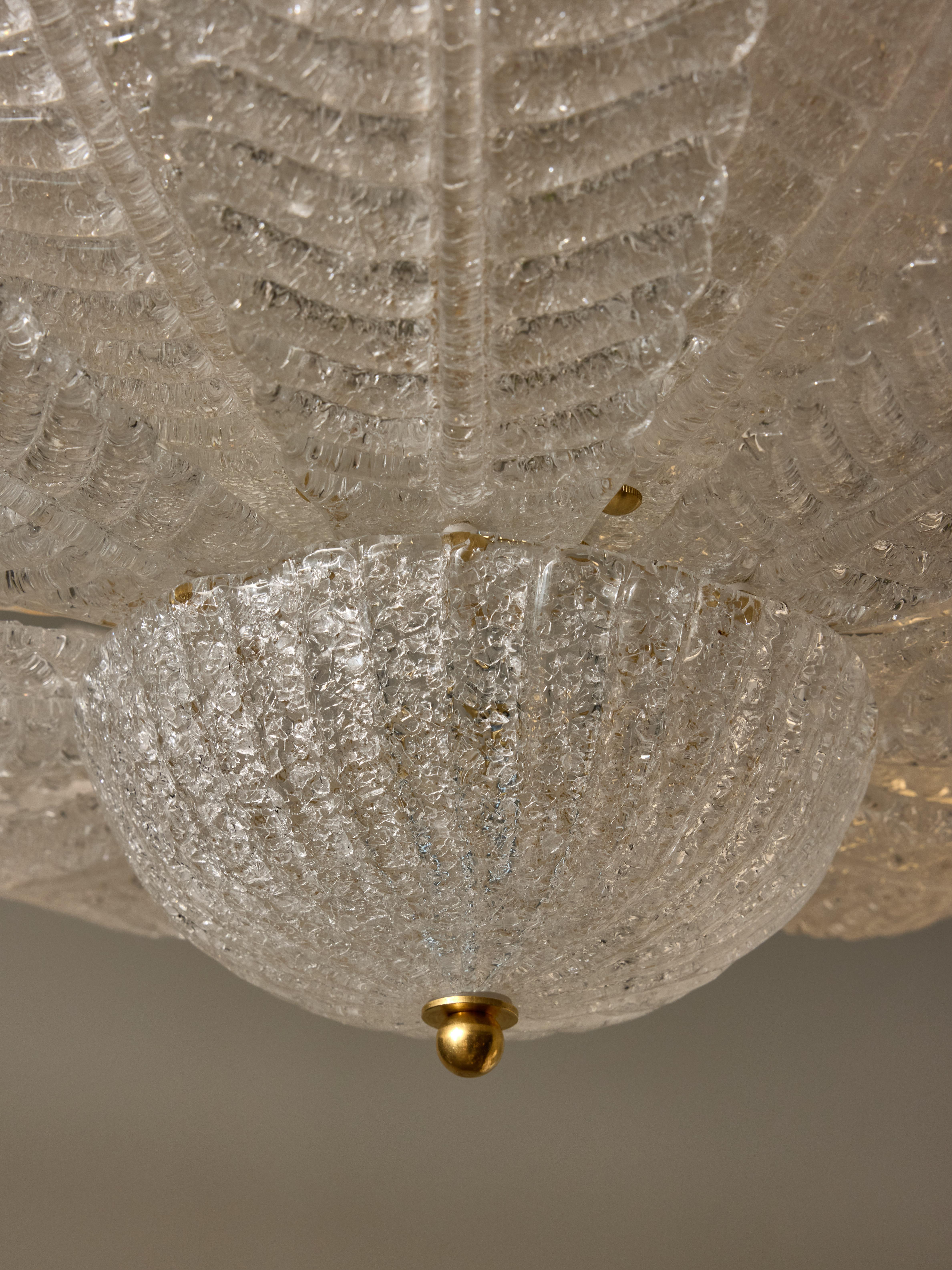 XXI secolo e contemporaneo Lampadario a due piani con foglie di Murano in vendita