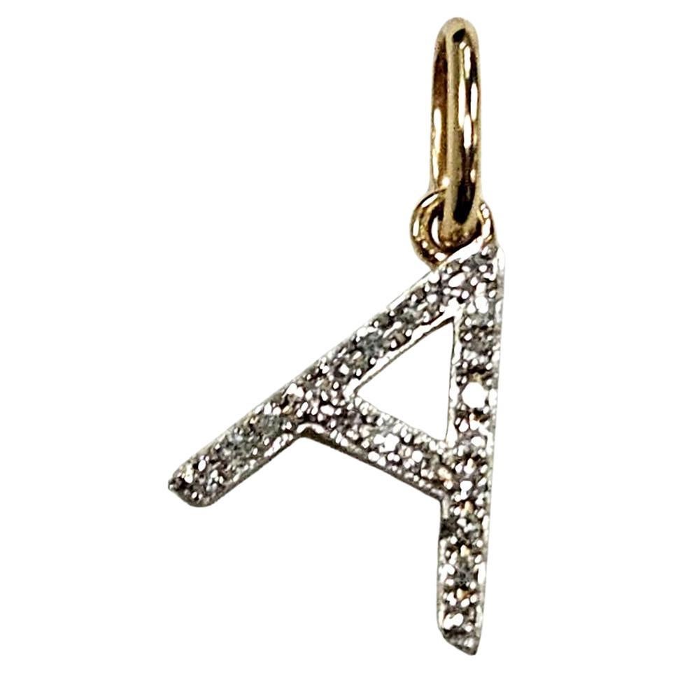 Pendentif en or 10K bicolore pavé de diamants avec initiale "A" - 0.10ctw en vente