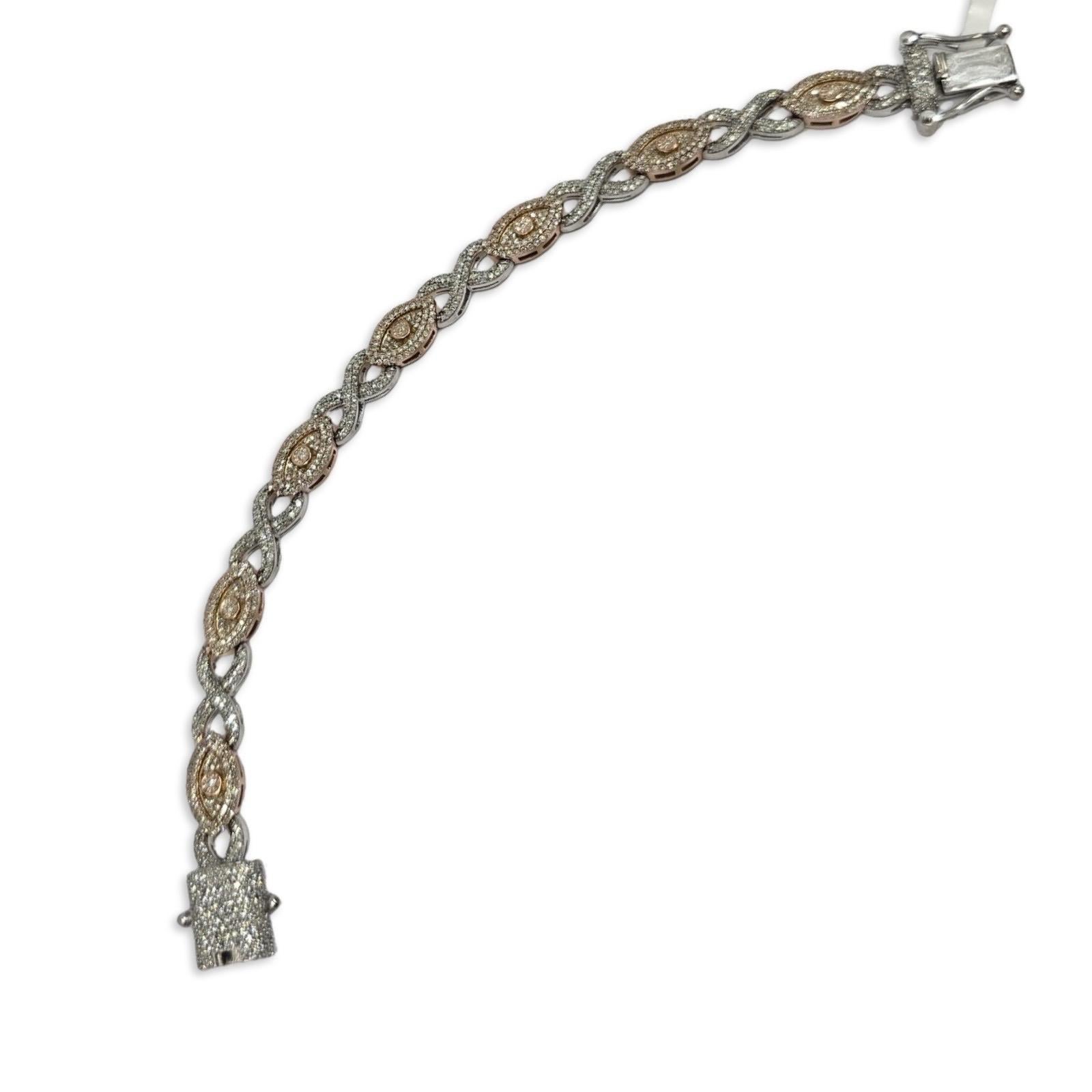 Donna Bracciale Infinity bicolore in oro rosa e bianco 10K con diamanti da 5,00 ct. in vendita