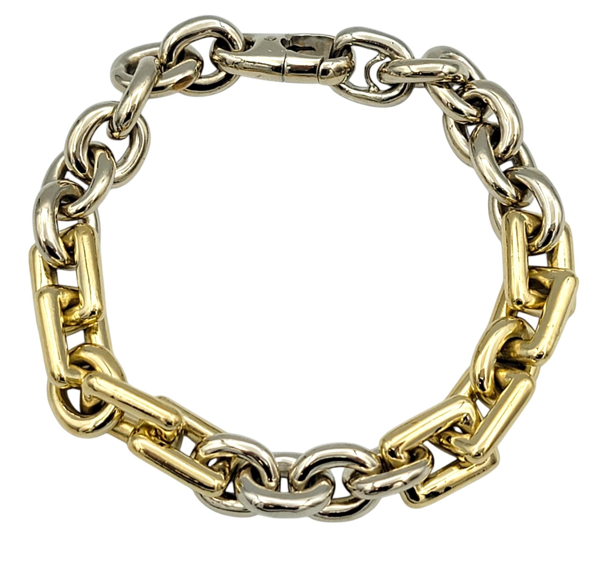 Two-Tone 14 Karat Gold Alternating Circle and Square Chunky Chain Link Bracelet In Good Condition For Sale In Scottsdale, AZ