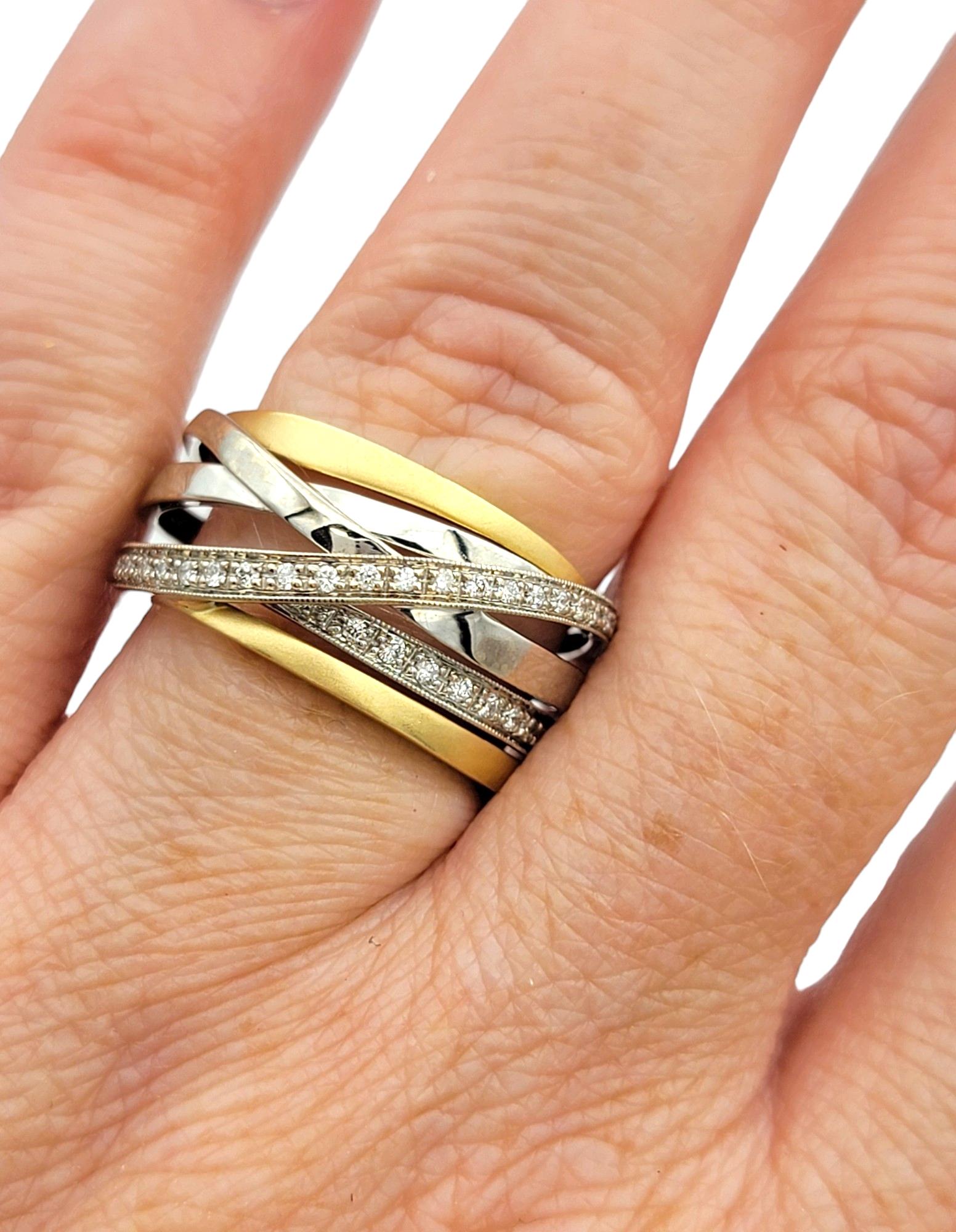 Bague en or 18 carats bicolore, croisée, à plusieurs rangs, avec diamants en vente 4