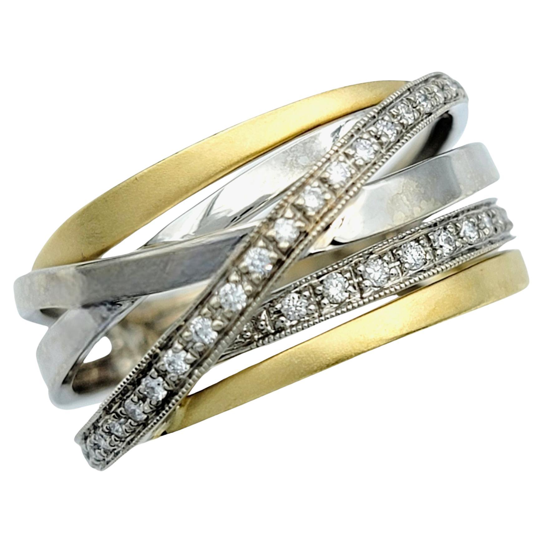 Anillo de oro de 18 quilates bicolor con diamantes en forma de cruz y varias filas en venta