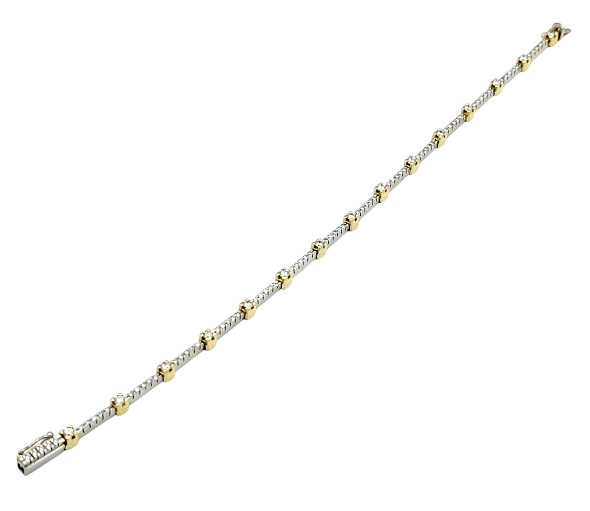 Contemporain Bracelet à maillons bicolore en or 18 carats avec diamants ronds et brillants étroits en vente