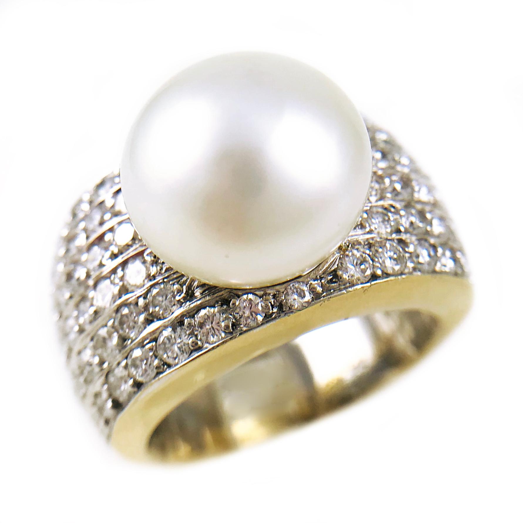 Round Cut 18 Karat South Sea Pearl Diamond Ring For Sale
