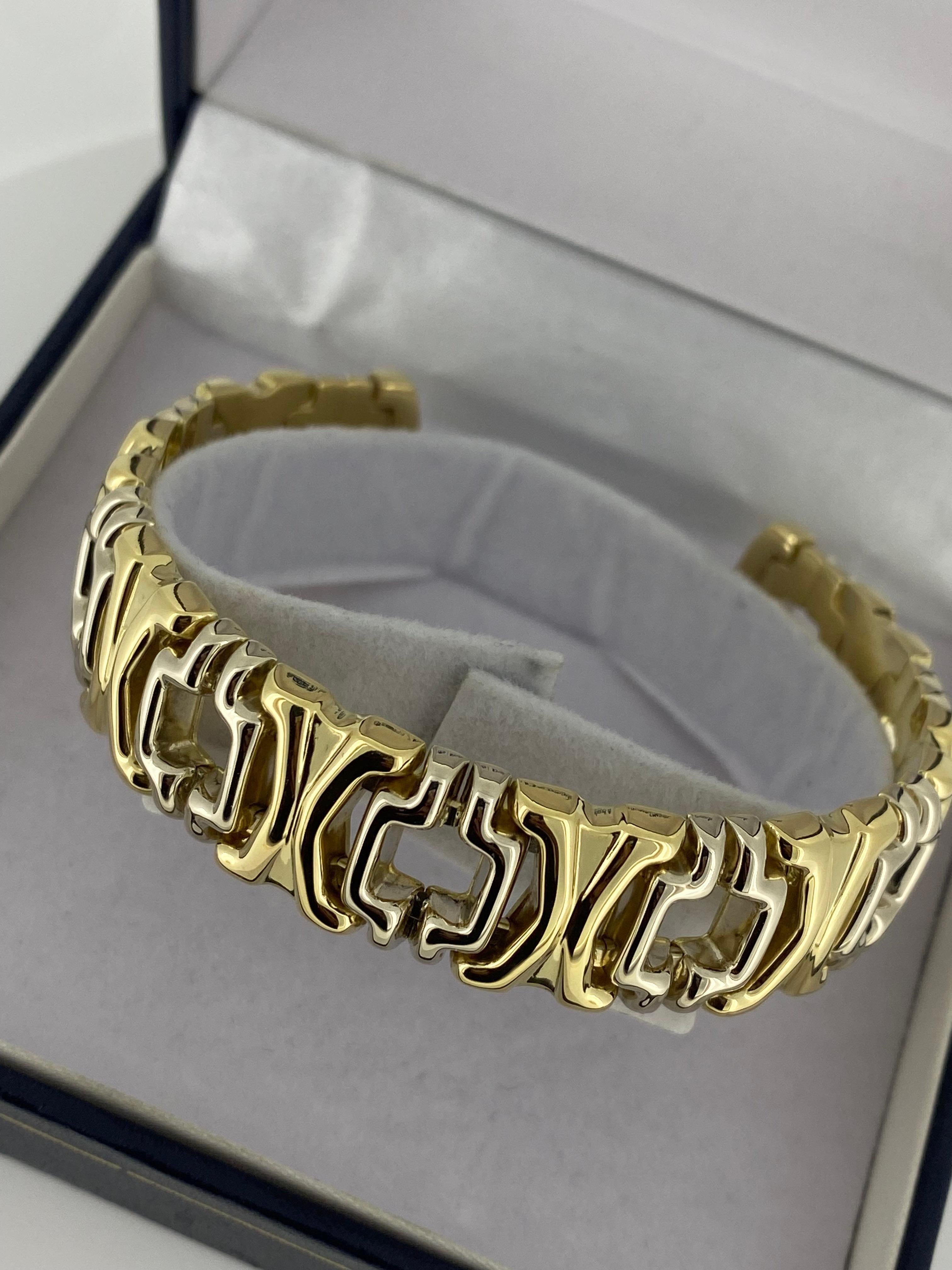 Two-Tone 18K 750 White & Yellow Gold Italian Cuff Bangle. Valued at $9500! In Excellent Condition For Sale In MELBOURNE, AU