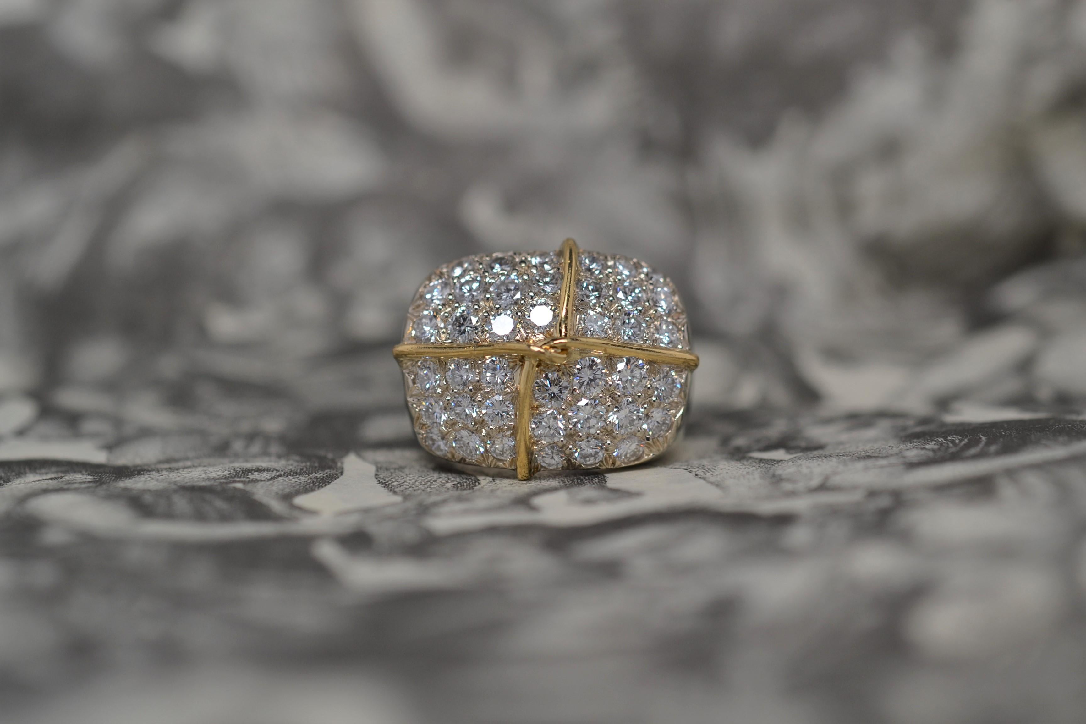 Two Tone 18K Gold Ring with Pavé Set Round Brilliant Cut Diamonds, 2.64 Carats For Sale 1