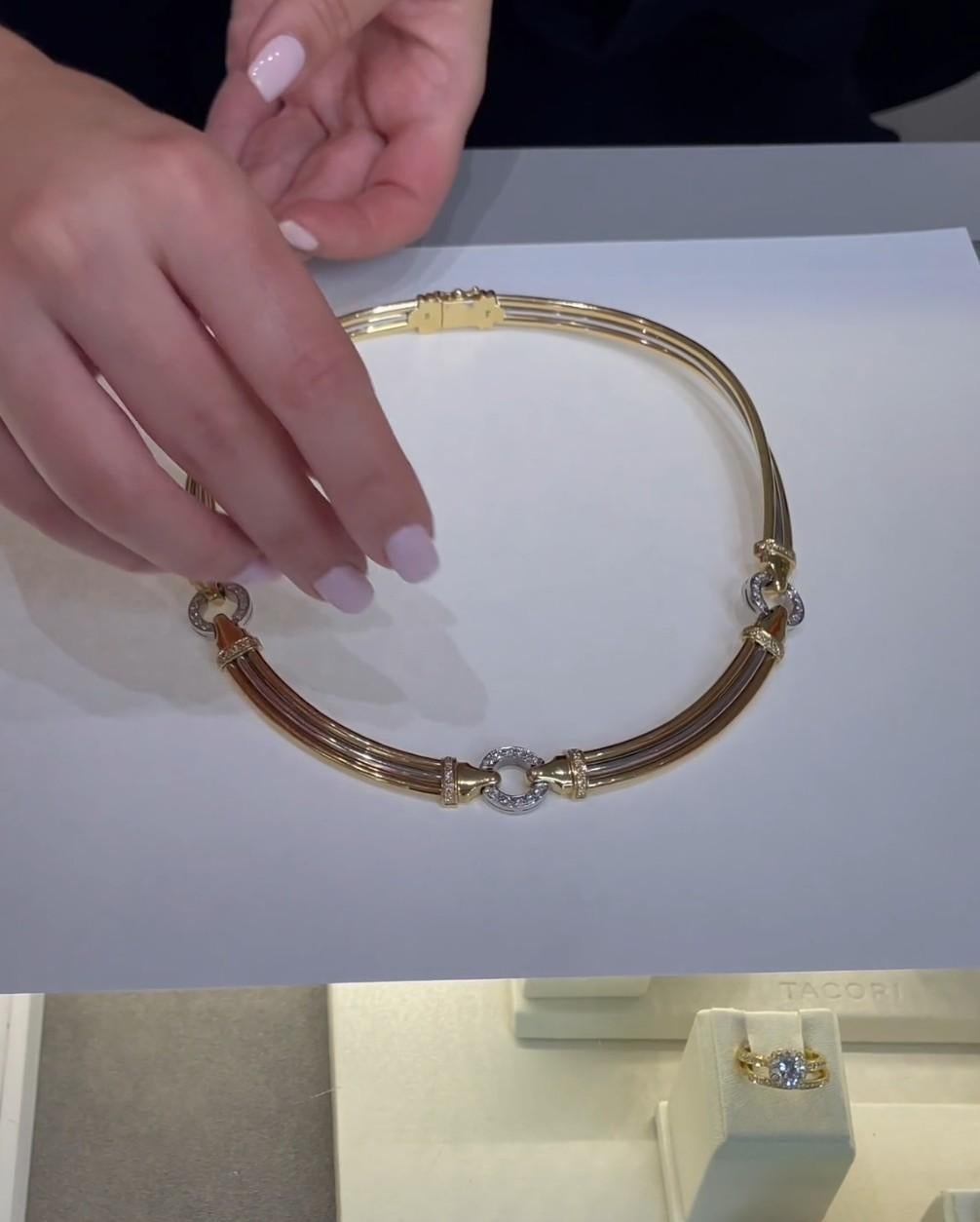 Collana con collare di diamanti bicolore in oro giallo e bianco 18 carati, connettori circolari in vendita 1