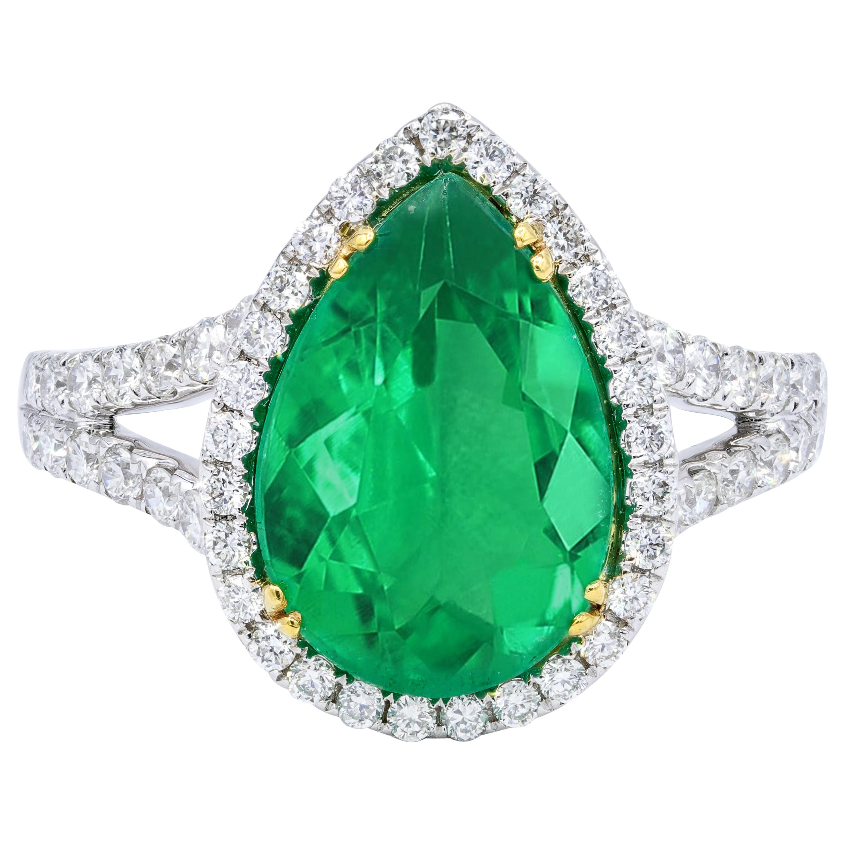 Two-Tone 4.58 Carat Diamond Emerald Ring For Sale