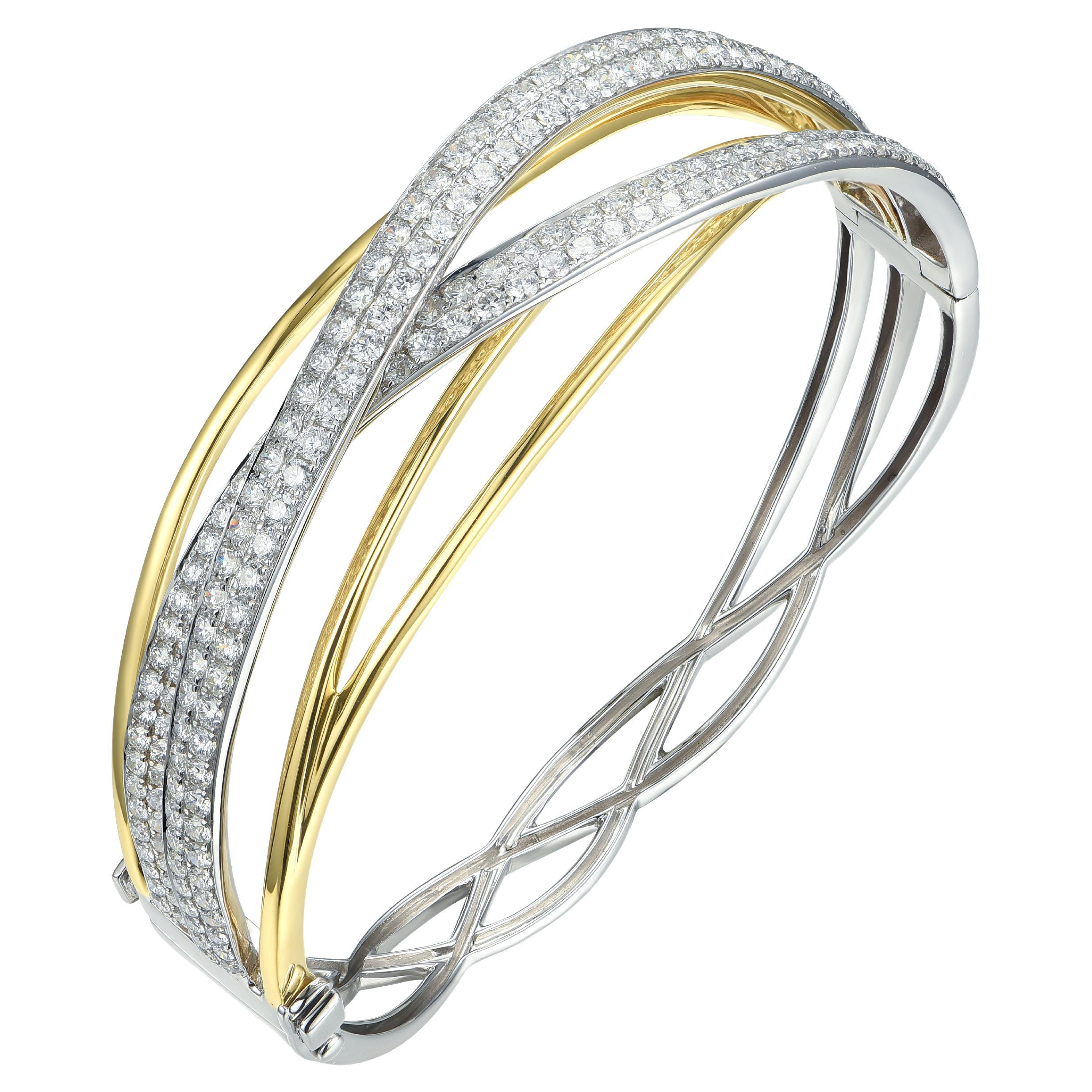 Two Tone 6.04 Carats Diamond and Yellow Gold Bracelet For Sale