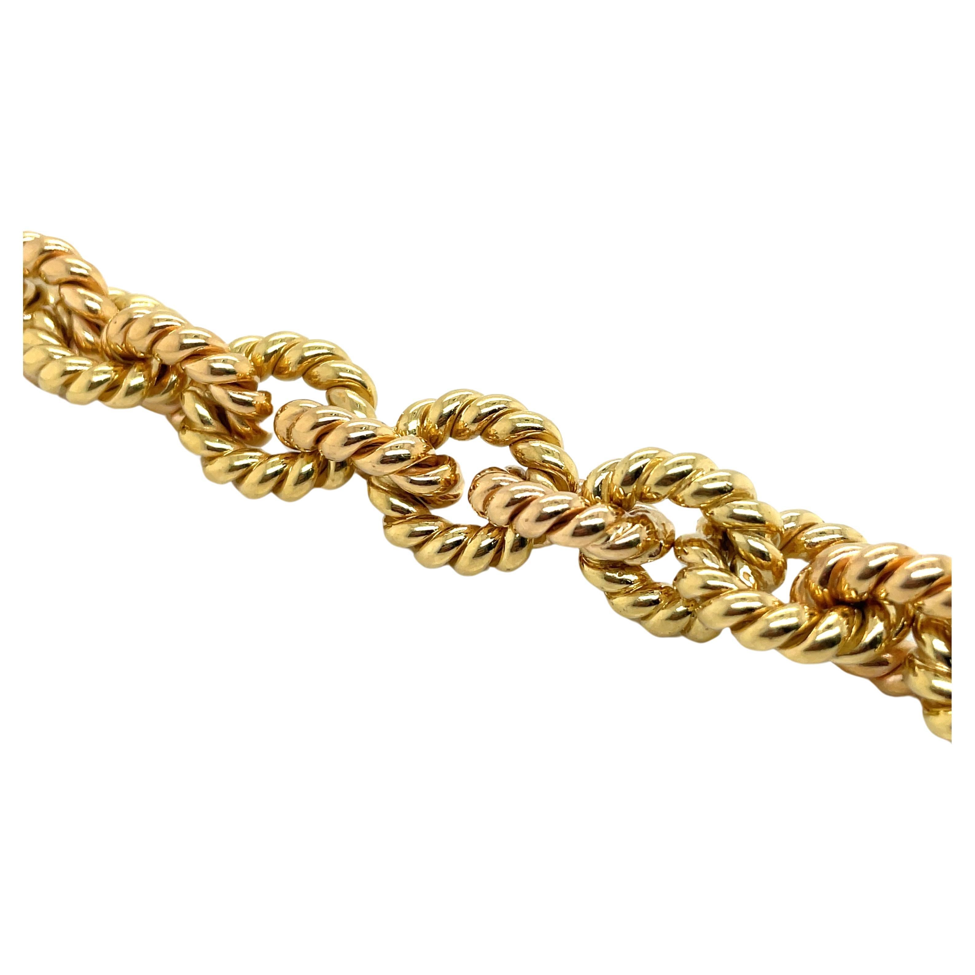 Pulsera de eslabones retorcidos alternados en dos tonos de oro amarillo y rosa de 18 quilates 68 gramos Contemporáneo en venta