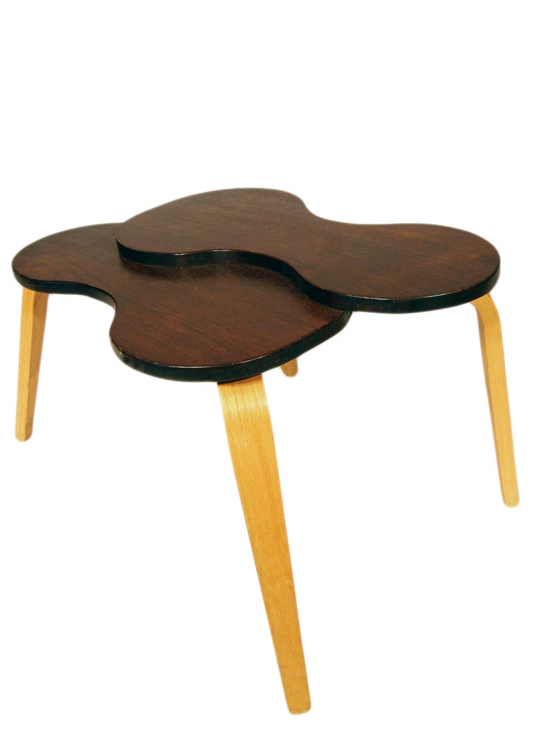 Mid-Century Modern Two-Tone Bent Plywood Side Table in the Style of Jens Risom For Sale