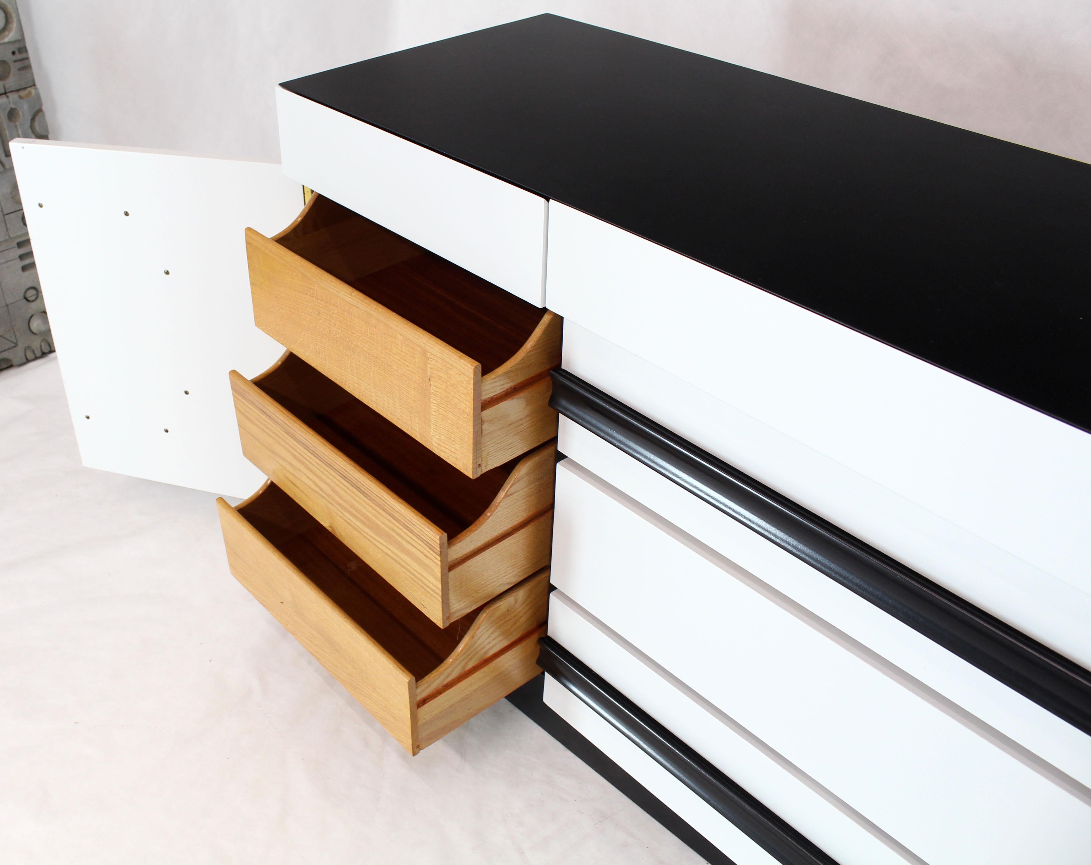 Two-Tone Black and White Lacquer 10 Drawers Dresser Cabinet For Sale 5