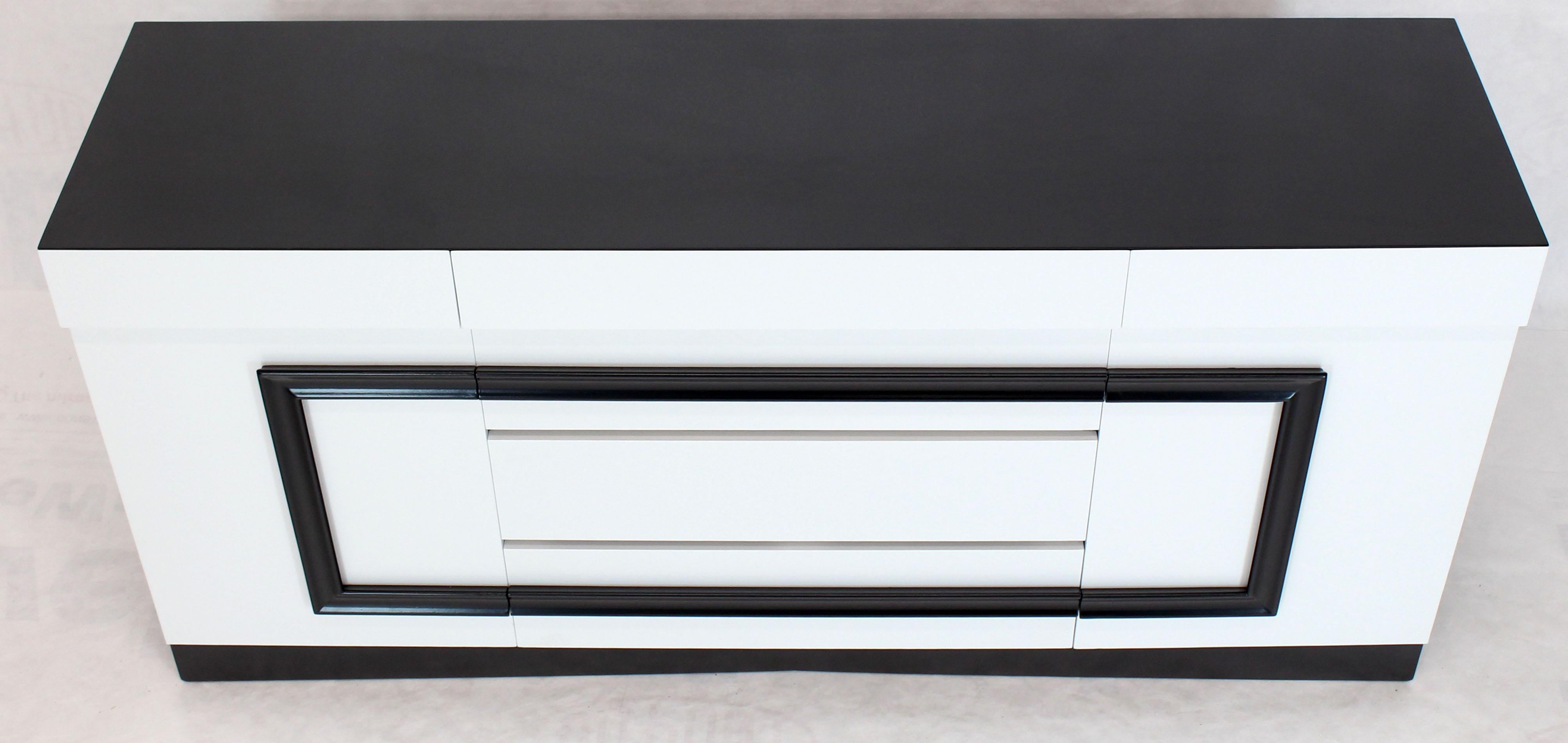 Two-Tone Black and White Lacquer 10 Drawers Dresser Cabinet For Sale 10