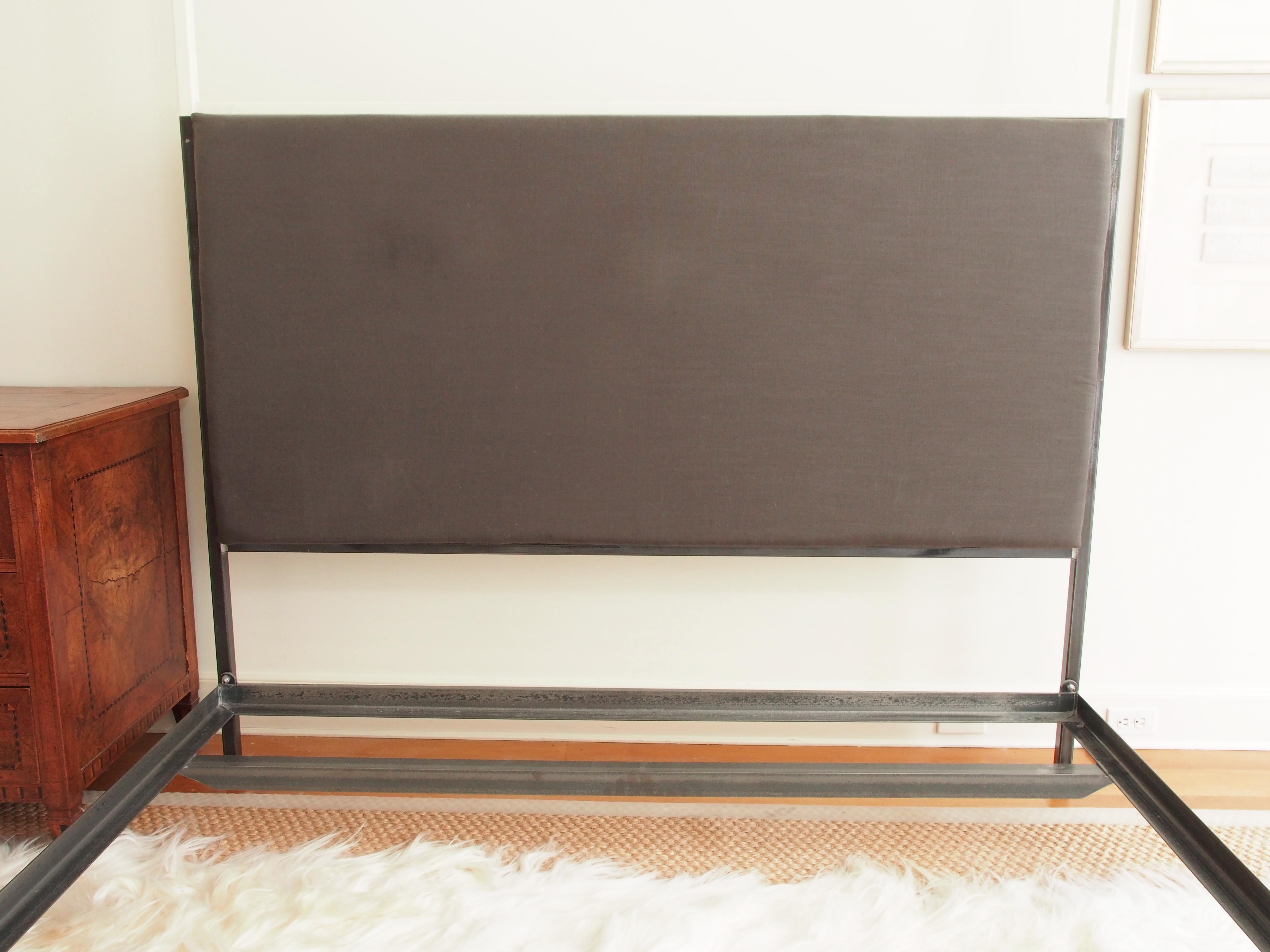 Two Tone Canopy Bed with Linen Headboard, King In New Condition For Sale In New Orleans, LA