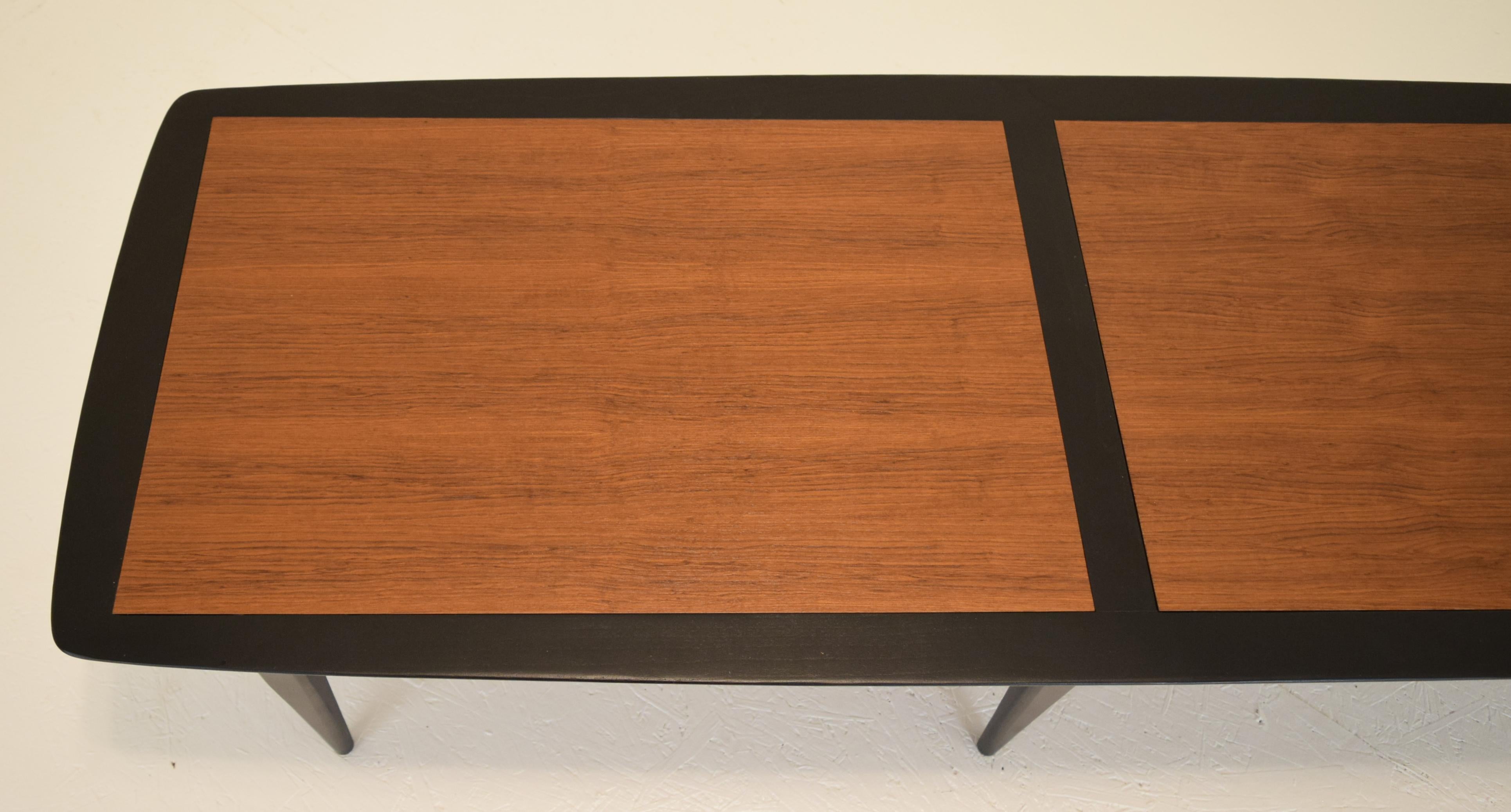 Two-Tone Coffee Table in Teak and Black Lacquer In Excellent Condition For Sale In South Charleston, WV