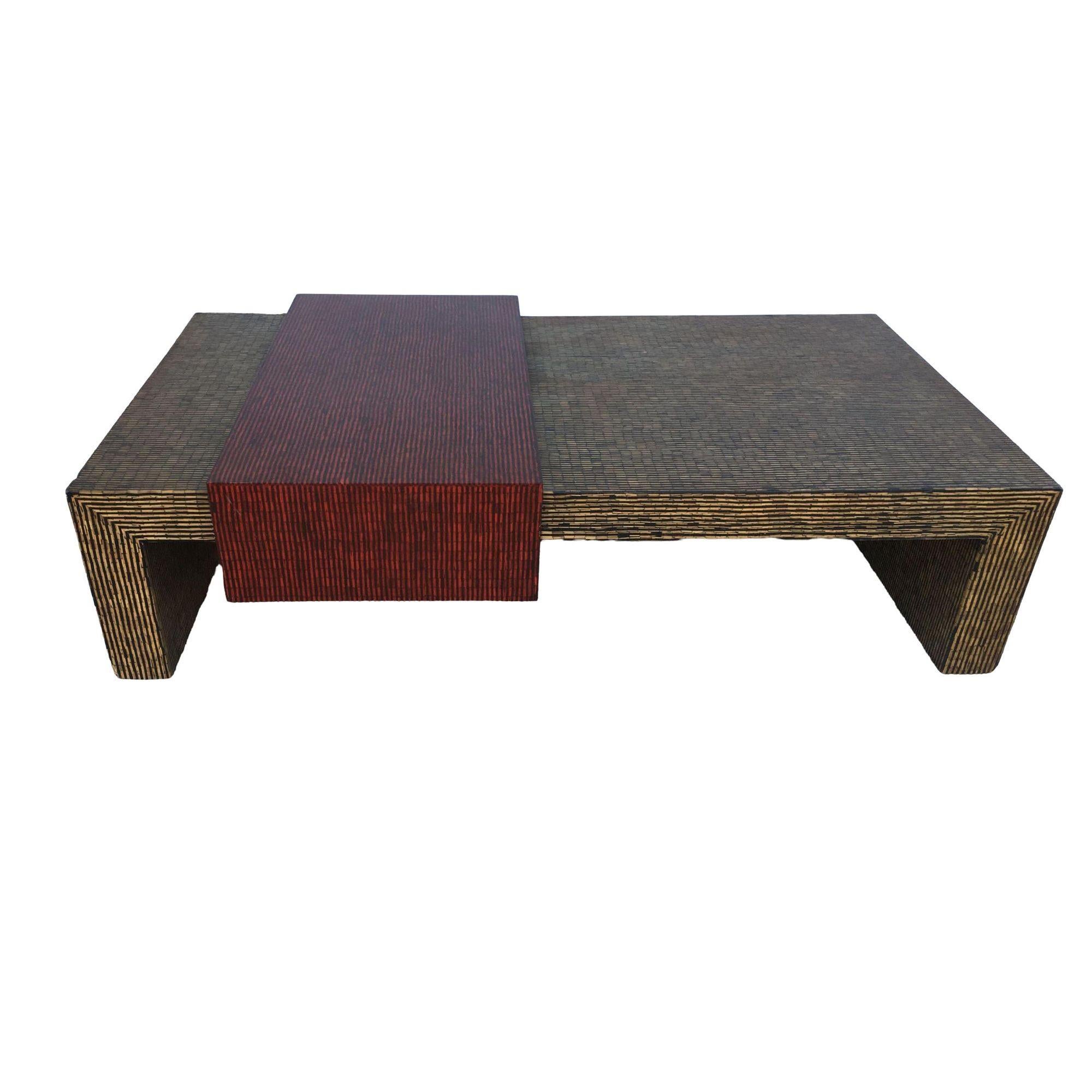 Moderne Ensemble table d'appoint et table basse bicolore de style cubiste - Lot de 3 en vente