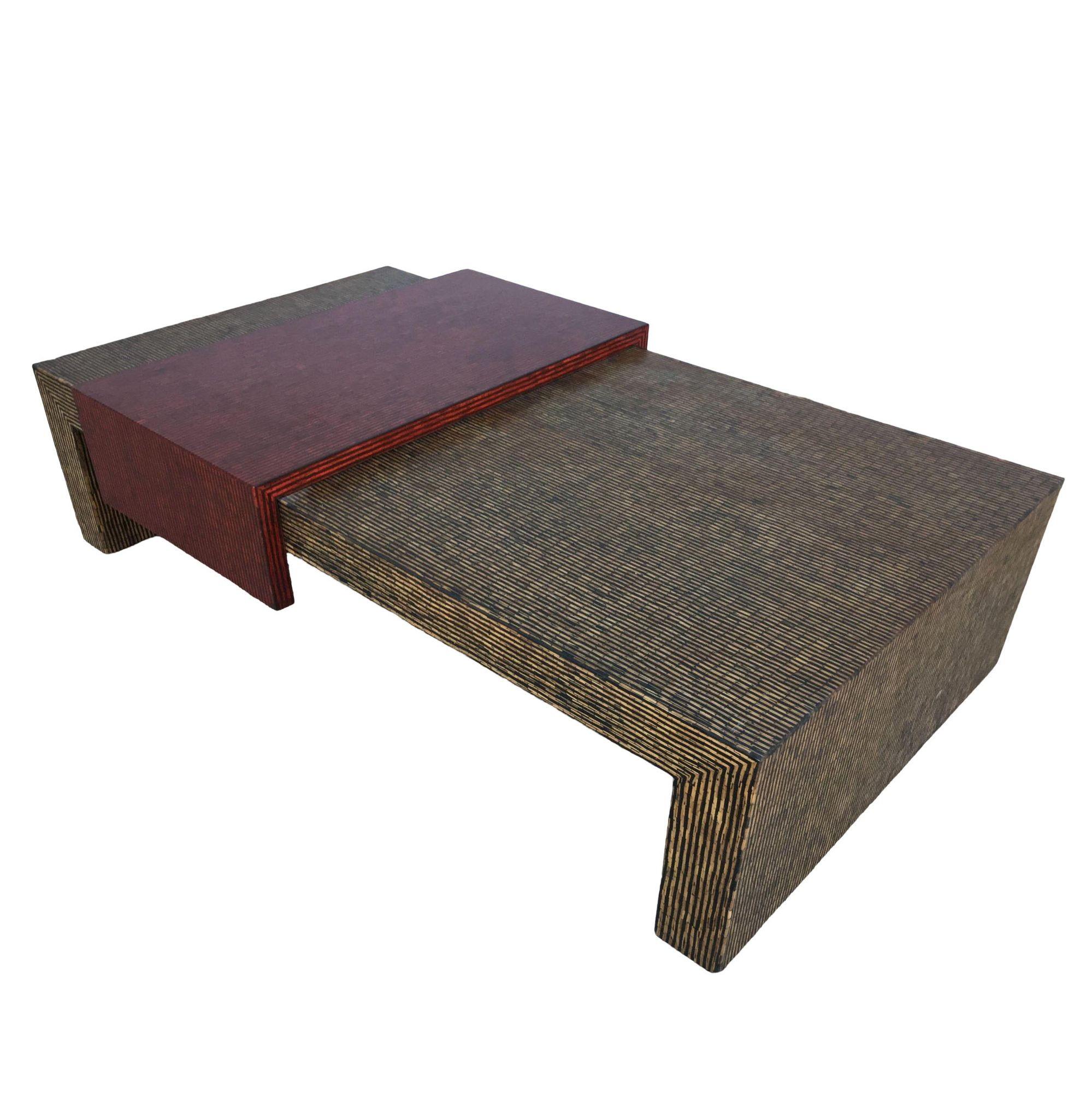Américain Ensemble table d'appoint et table basse bicolore de style cubiste - Lot de 3 en vente