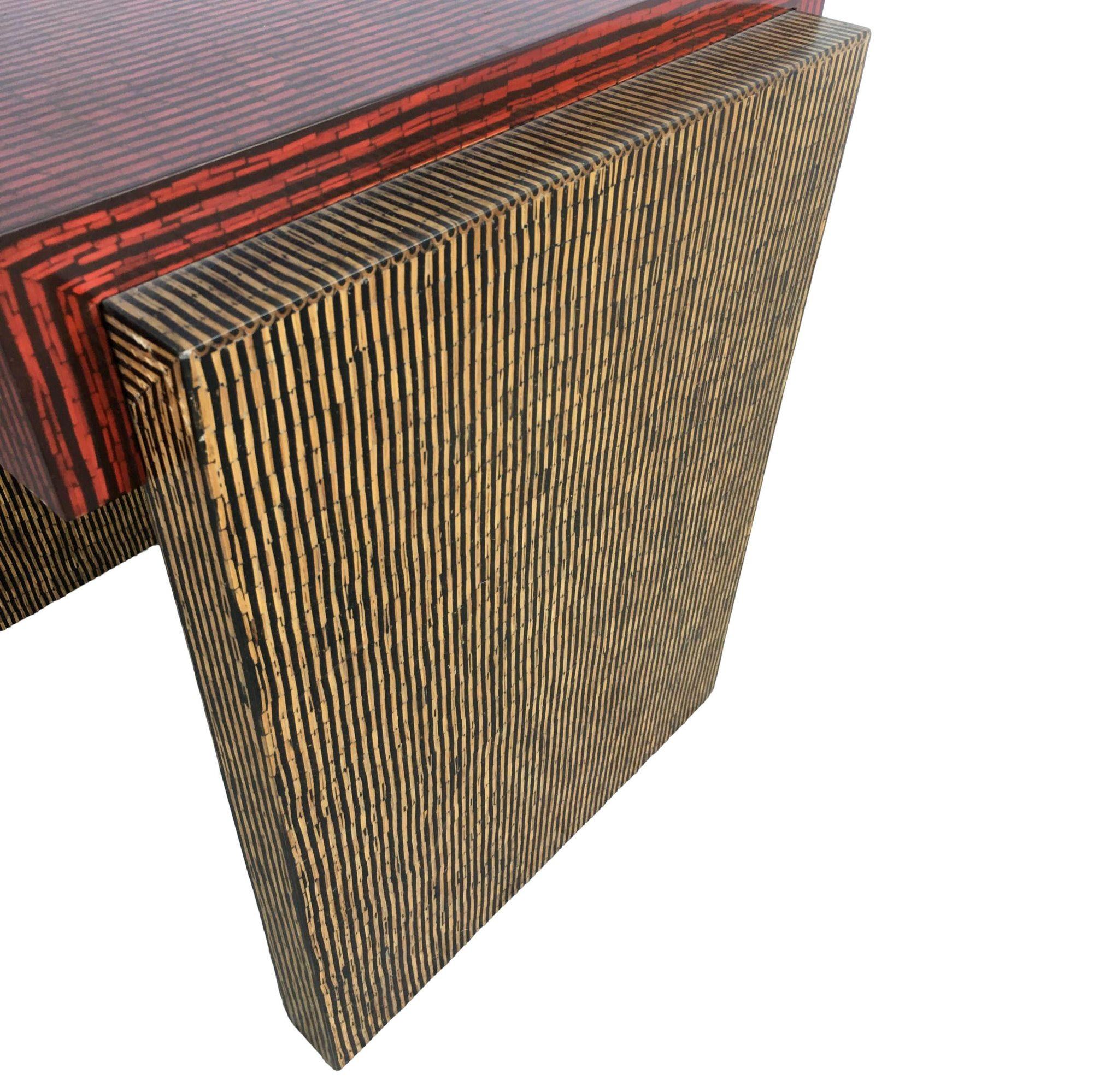 Ensemble table d'appoint et table basse bicolore de style cubiste - Lot de 3 en vente 1