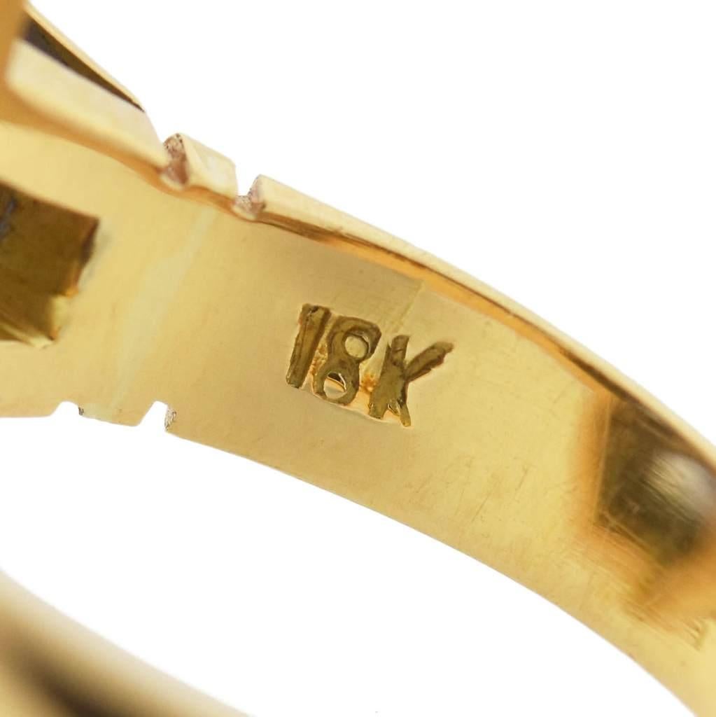 Ring mit zweifarbigem Diamanten und Saphiren im Zustand „Gut“ im Angebot in Narberth, PA