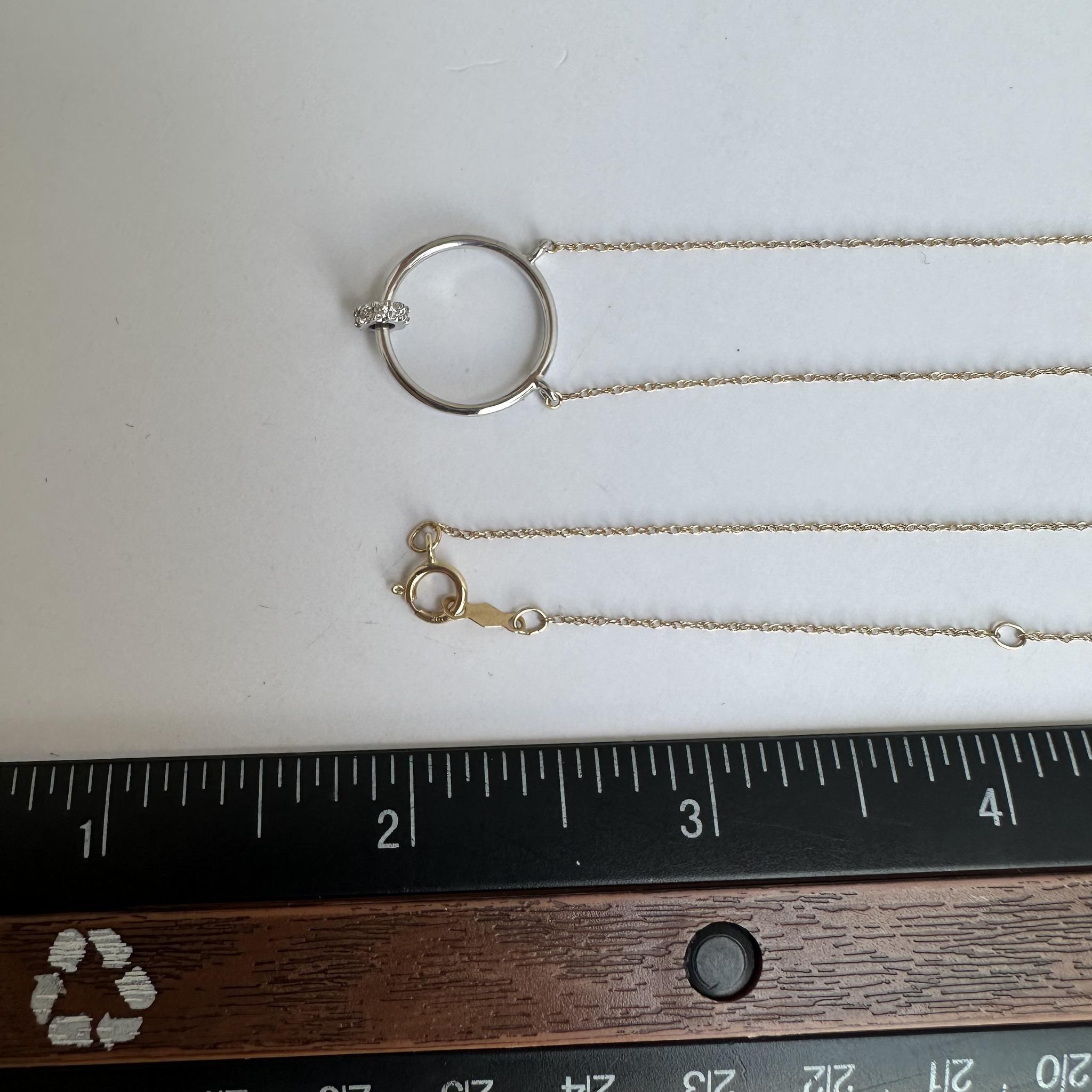 Collier circulaire bicolore en or 10 carats - 0,10 carat poids total GH SI, réglable de 16 à 18 pouces Pour femmes en vente