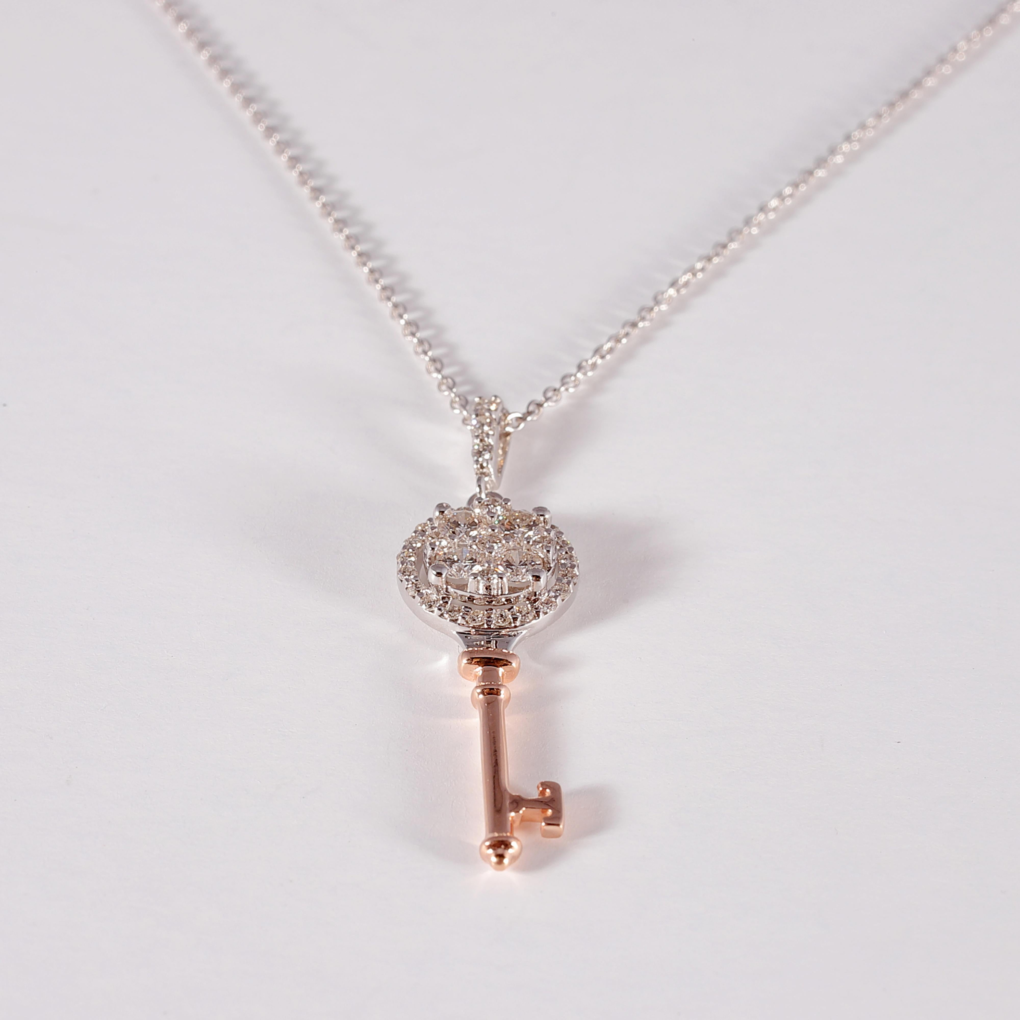 Two-Tone Diamond Key Necklace In New Condition For Sale In Dallas, TX