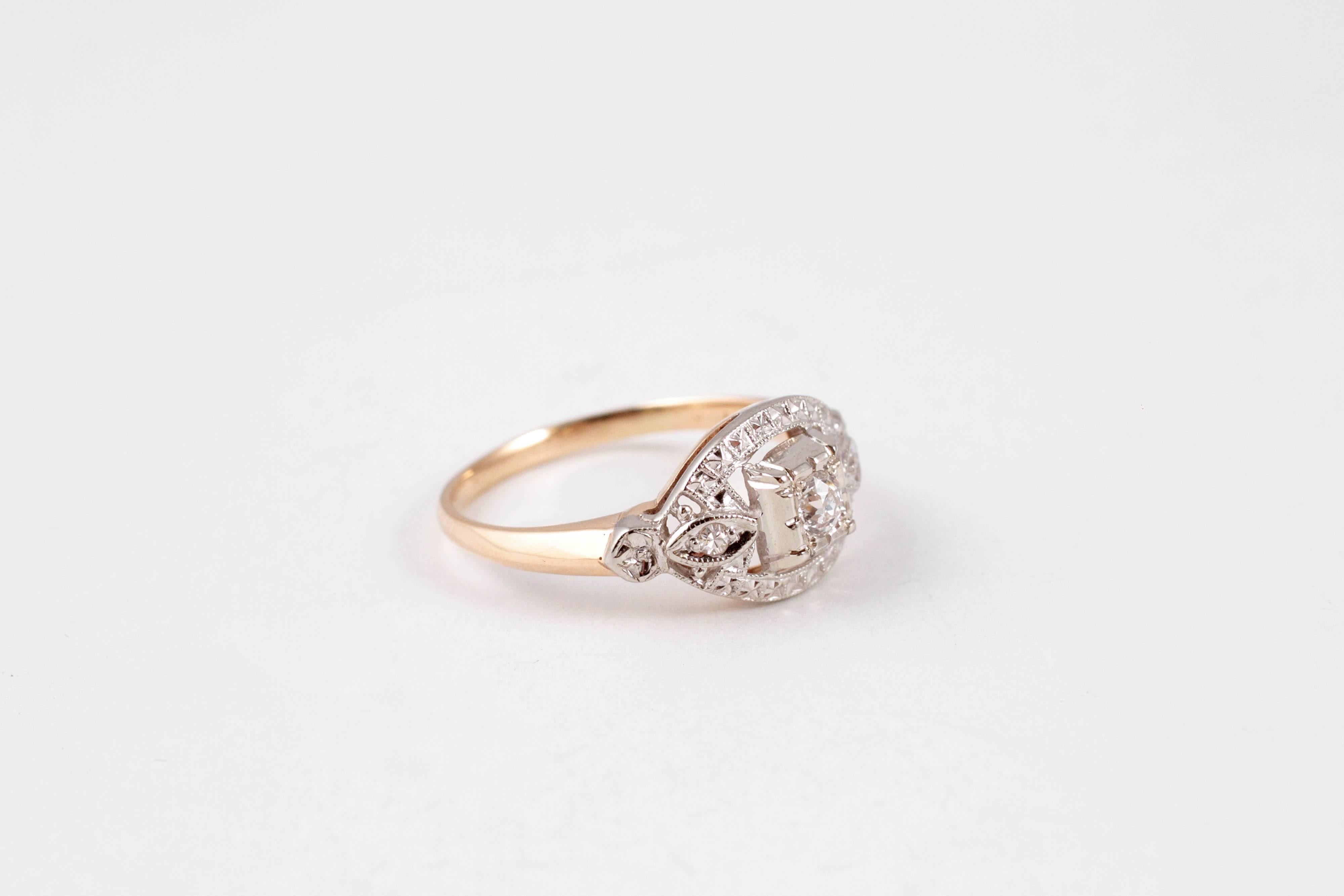 Two-Tone Diamond Ring In Good Condition In Dallas, TX
