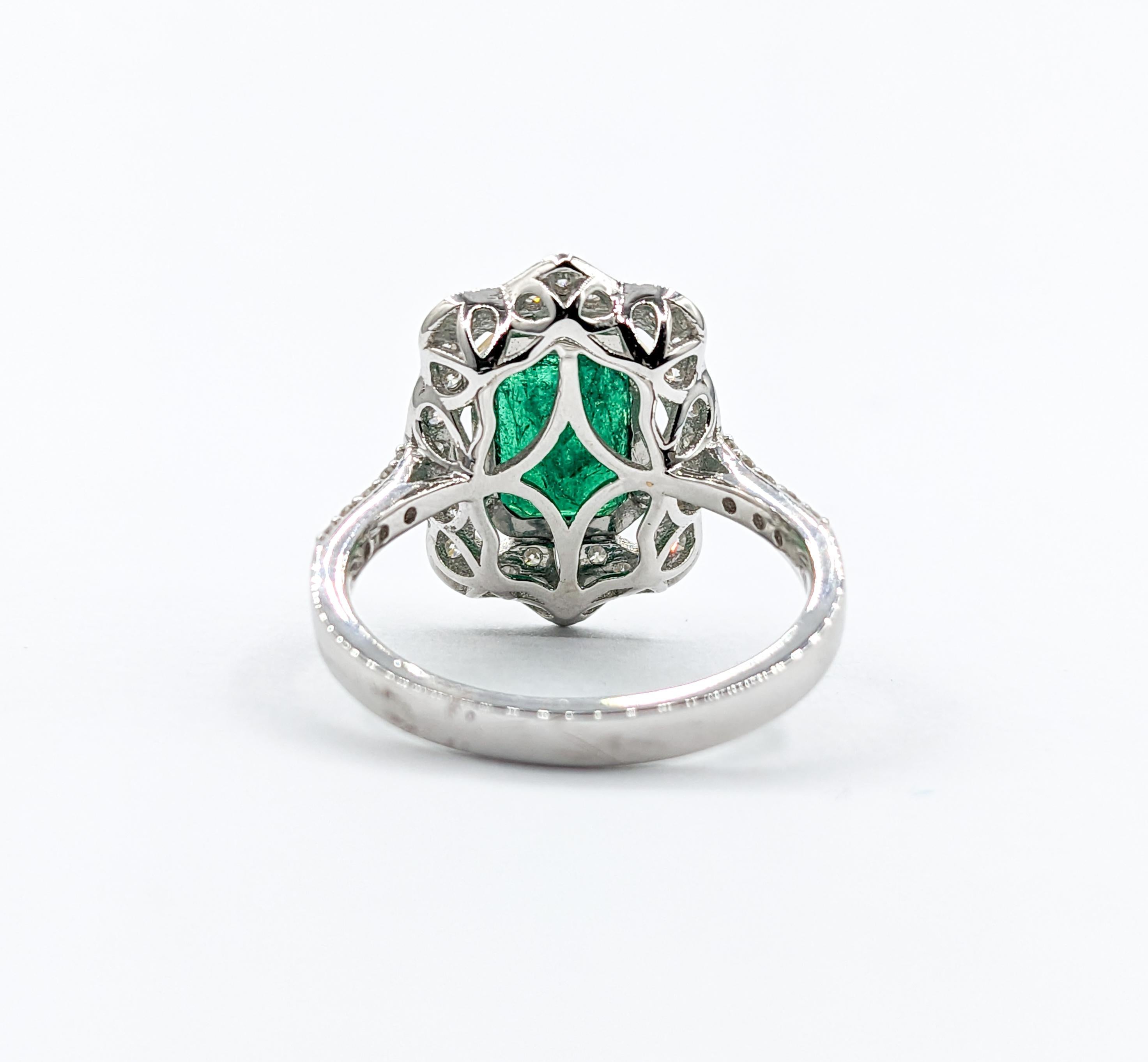 Two-Tone Emerald & Diamond Cocktail Ring For Sale 5