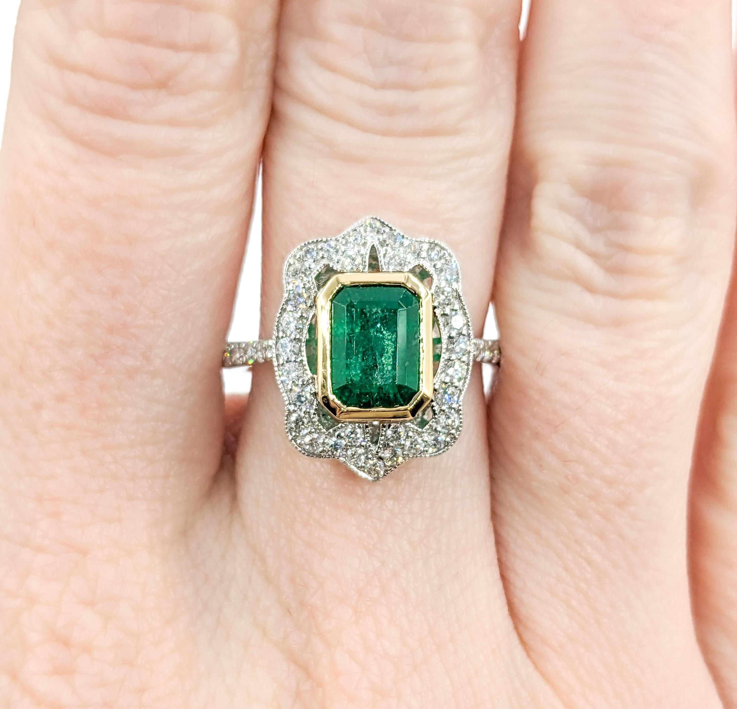 Two-Tone Emerald & Diamond Cocktail Ring For Sale 1