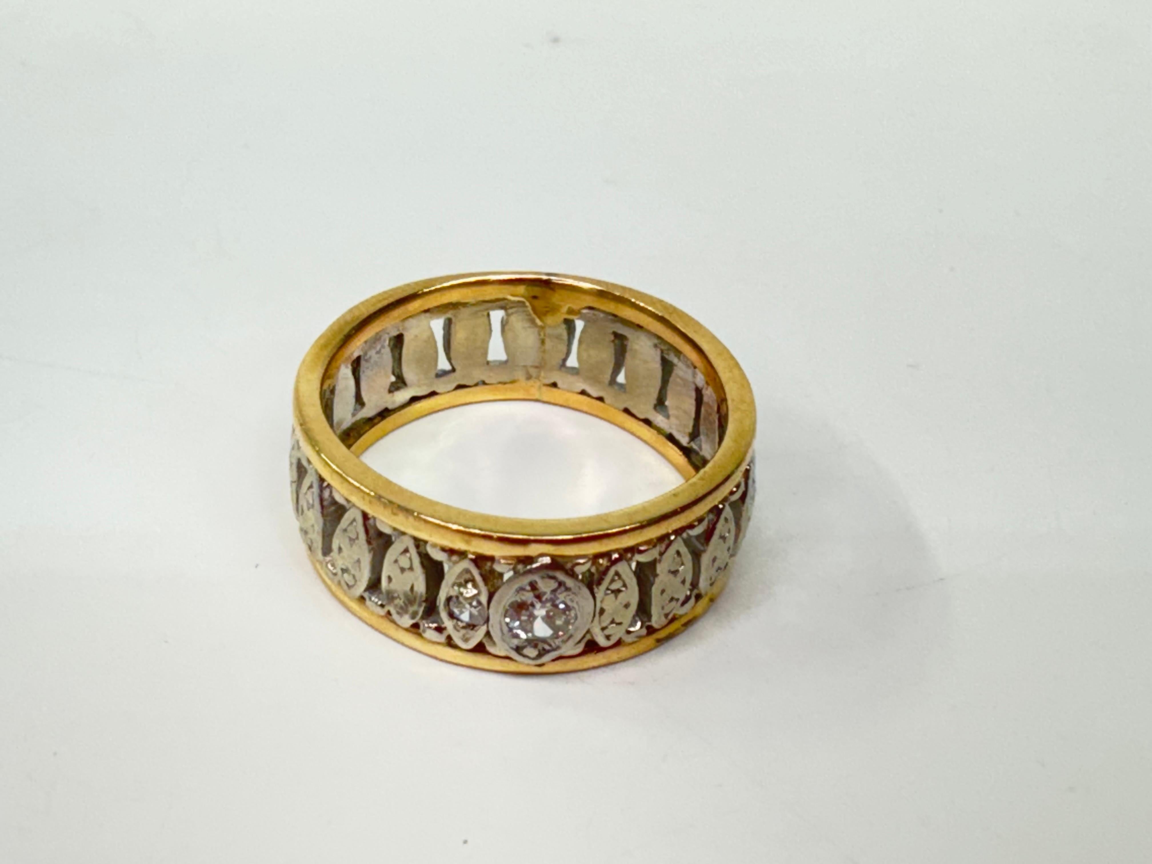 Alianza de boda de diamantes fantasía en dos tonos en venta 1