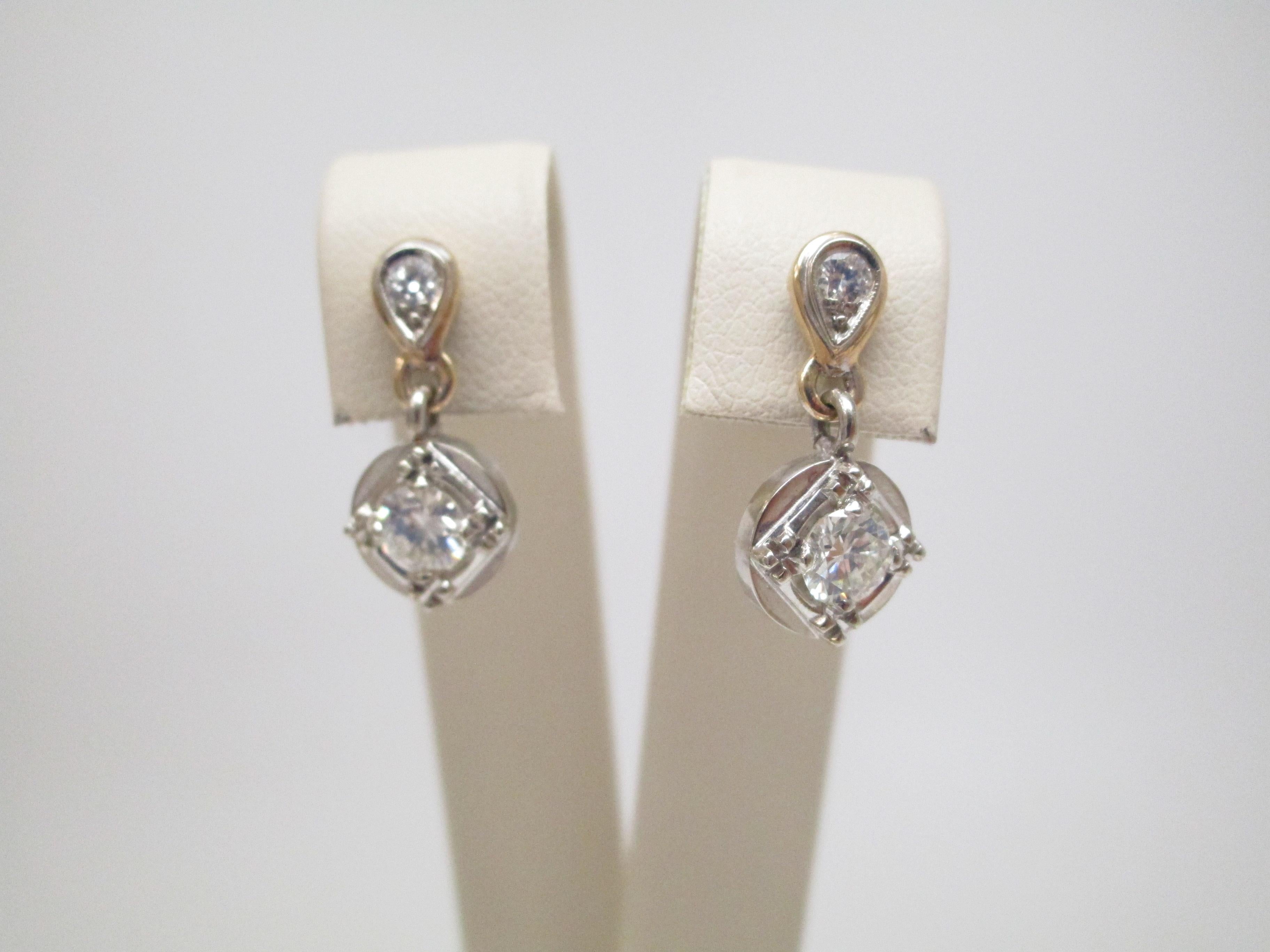 Retro-Diamant-Ohrhänger aus zweifarbigem Gold, 1950er Jahre im Zustand „Hervorragend“ in Lexington, KY