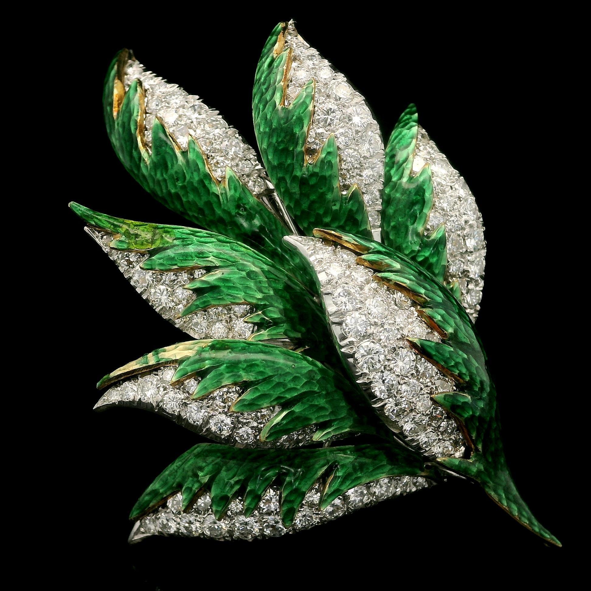 Two-Tone Gold 3.20ctw Diamond Vivid Green Enamel Magnificent Foliage Leaf Brooch In Excellent Condition For Sale In Montclair, NJ