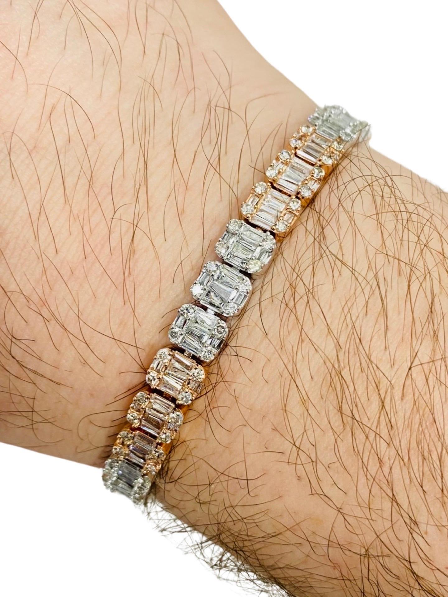 Bracelet tennis en or bicolore avec diamants de 9,50 carats, diamants baguettes et ronds  Bon état - En vente à Miami, FL